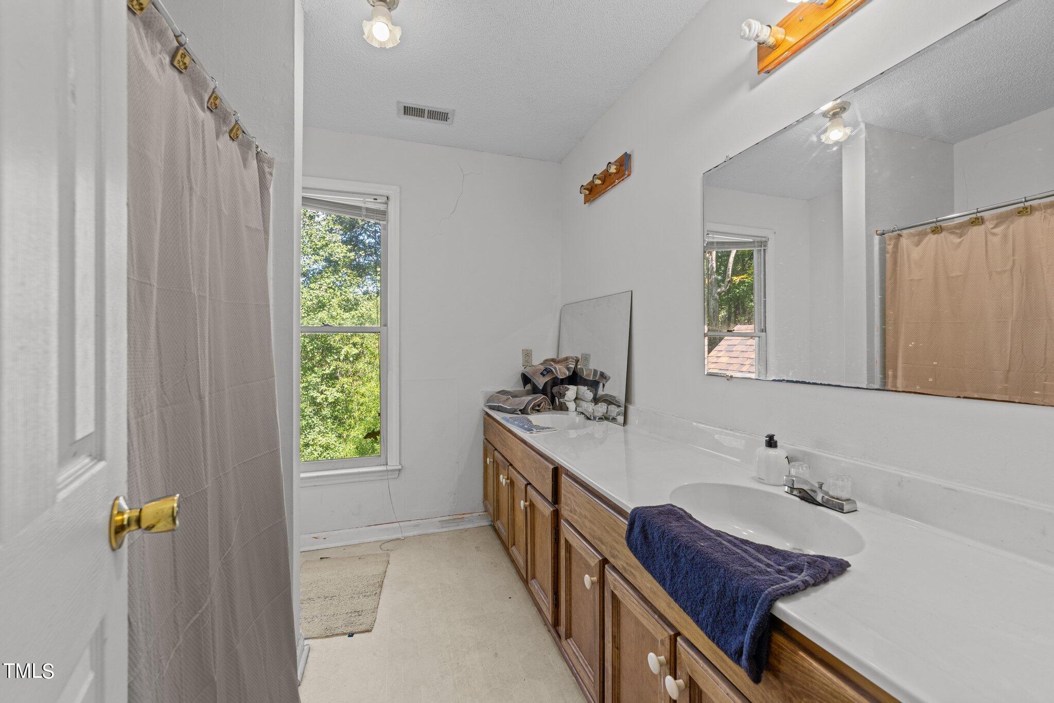 1116 Shadywood Lane