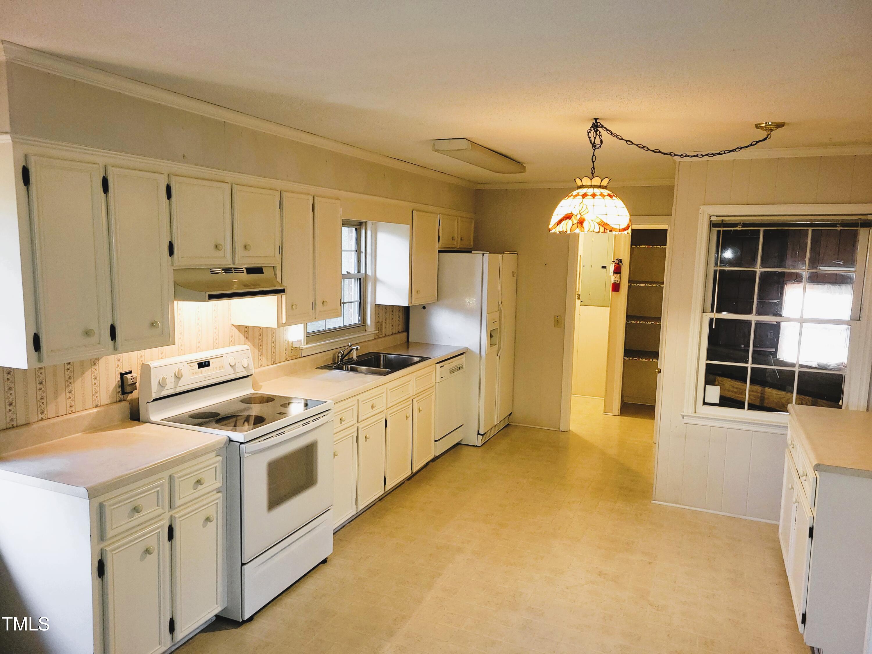 316 Edgewater Drive