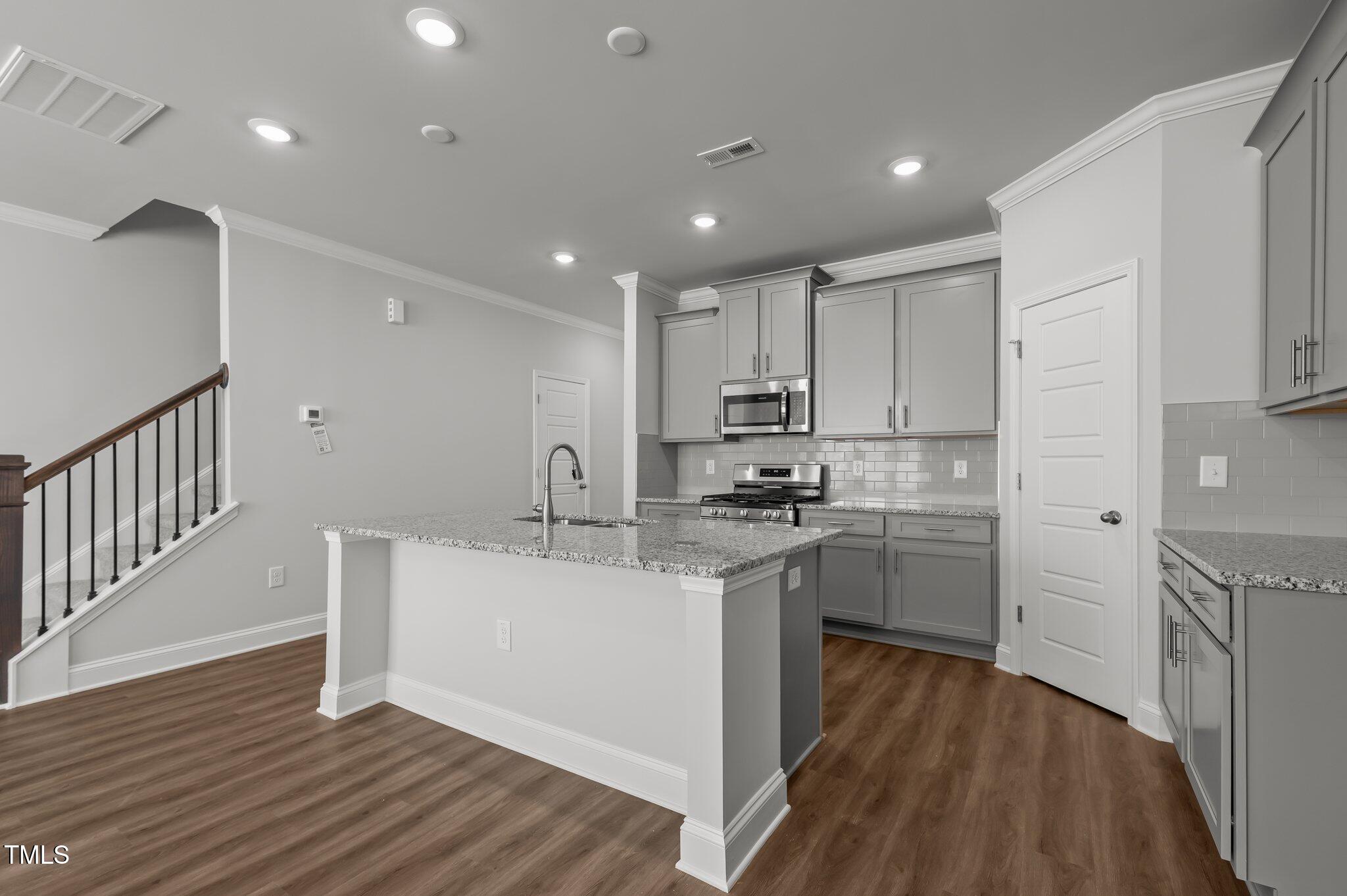 951 Alma Railway Drive # 561