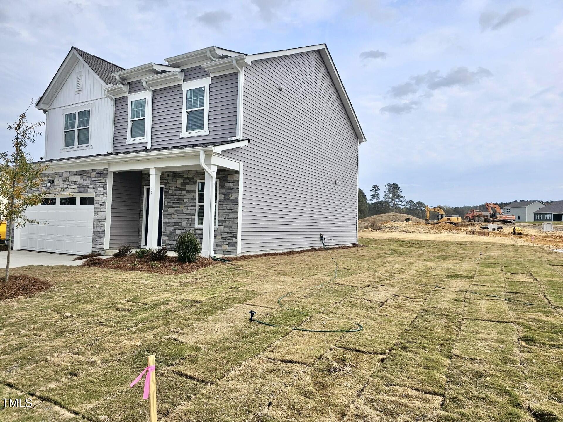 17 Rolling Banks Drive