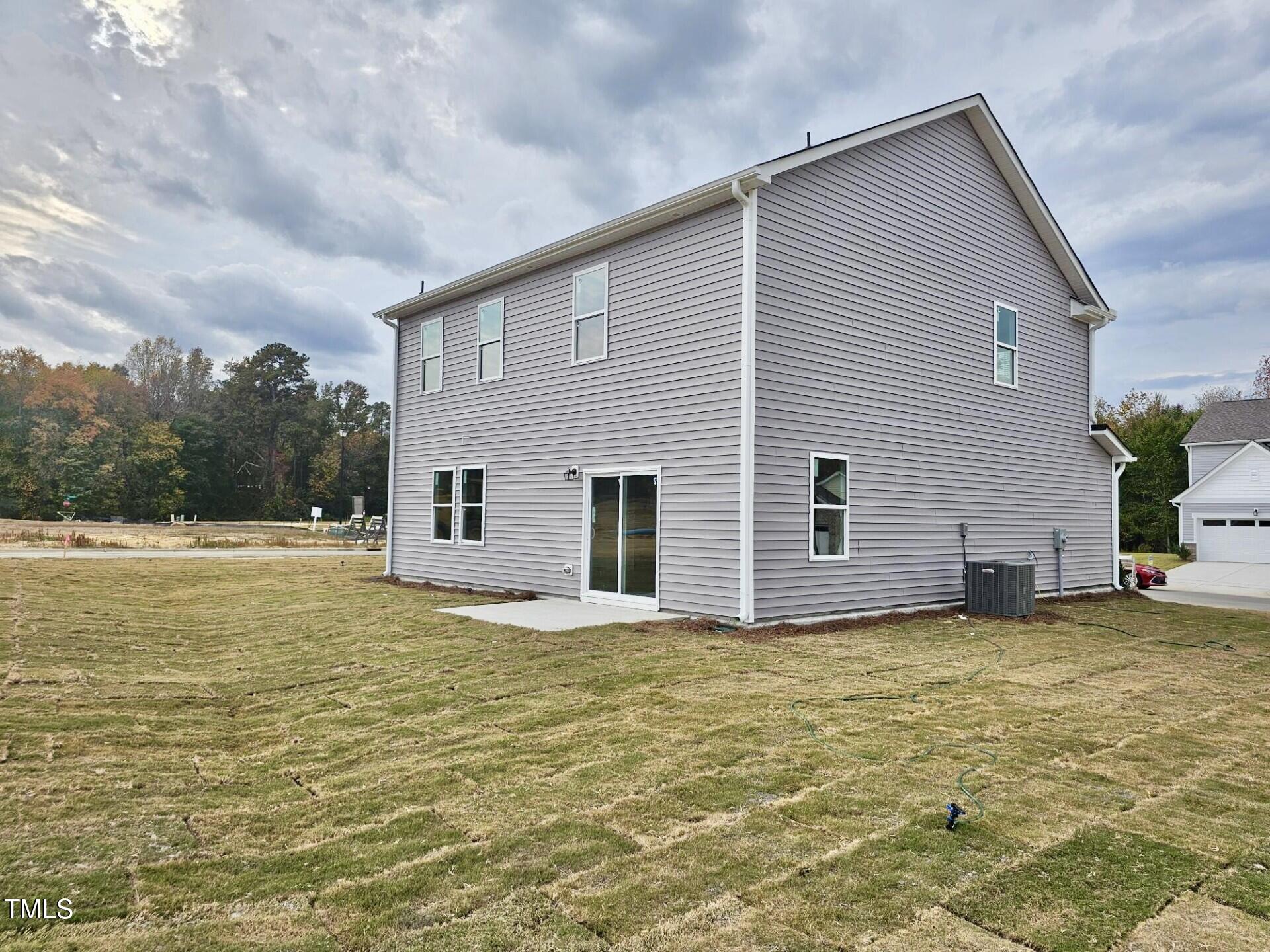 17 Rolling Banks Drive