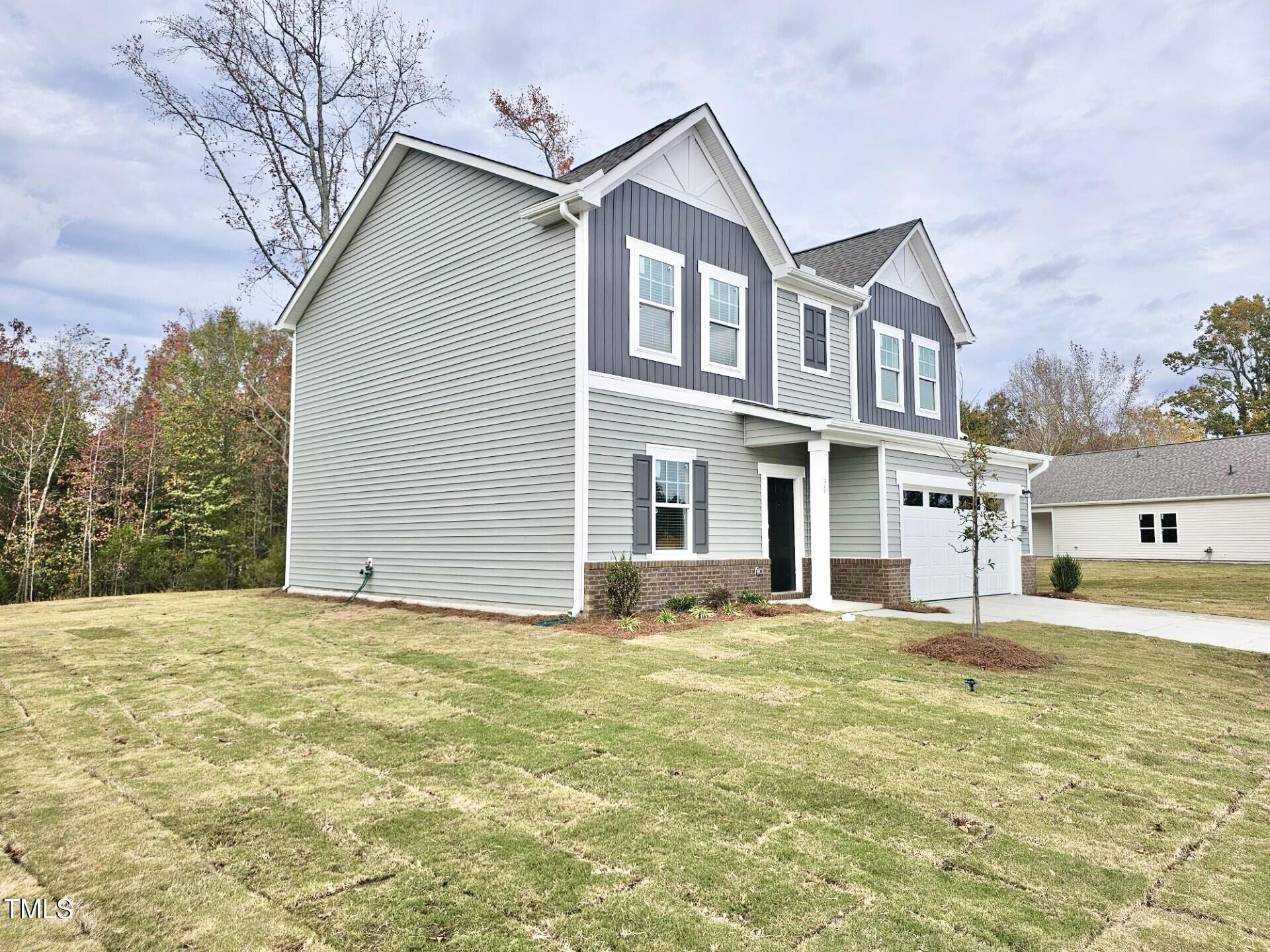30 Rolling Banks Drive