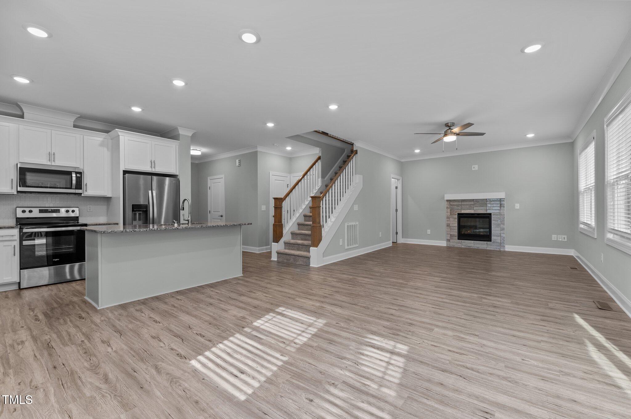6233 Reagan Lane