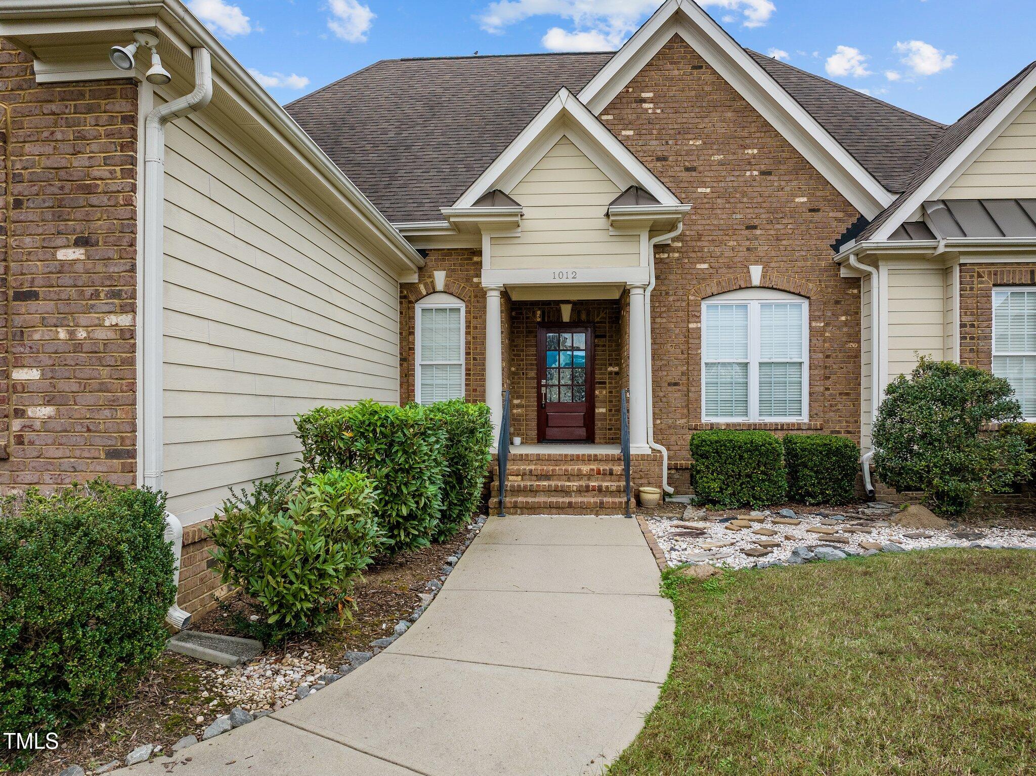 1012 Eagleshire Place
