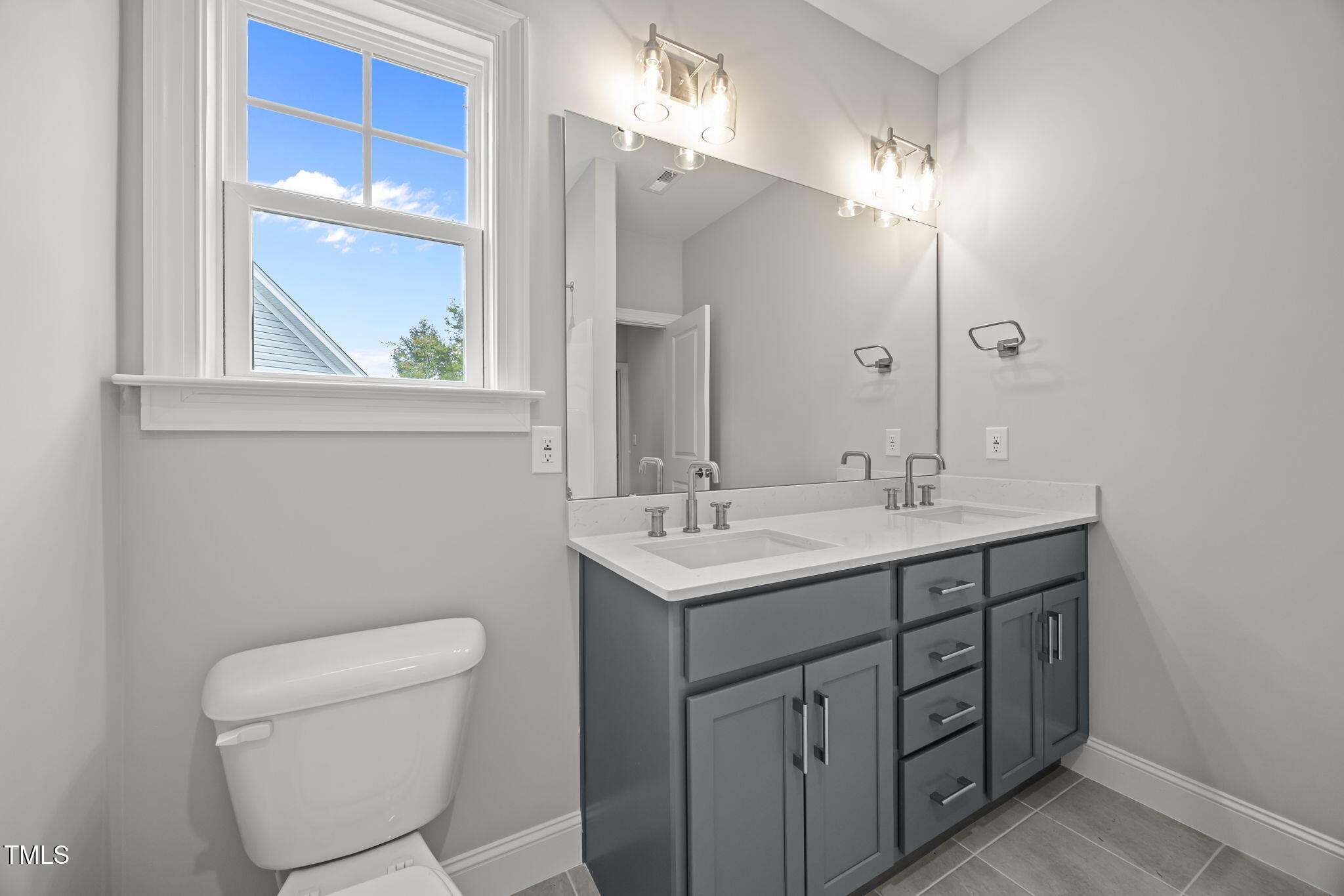 2625 Silver Gate Court