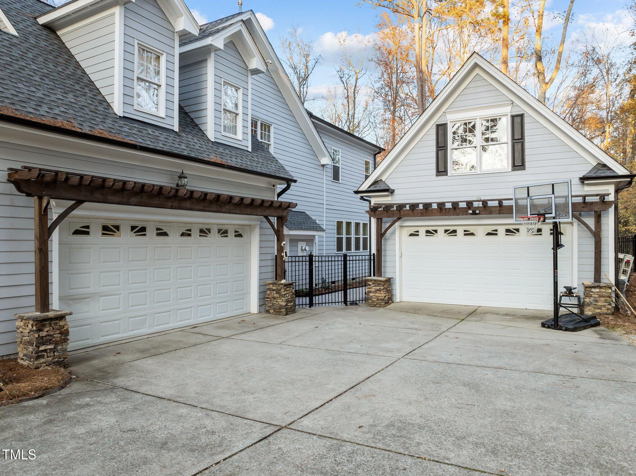 7210 Roberts Road