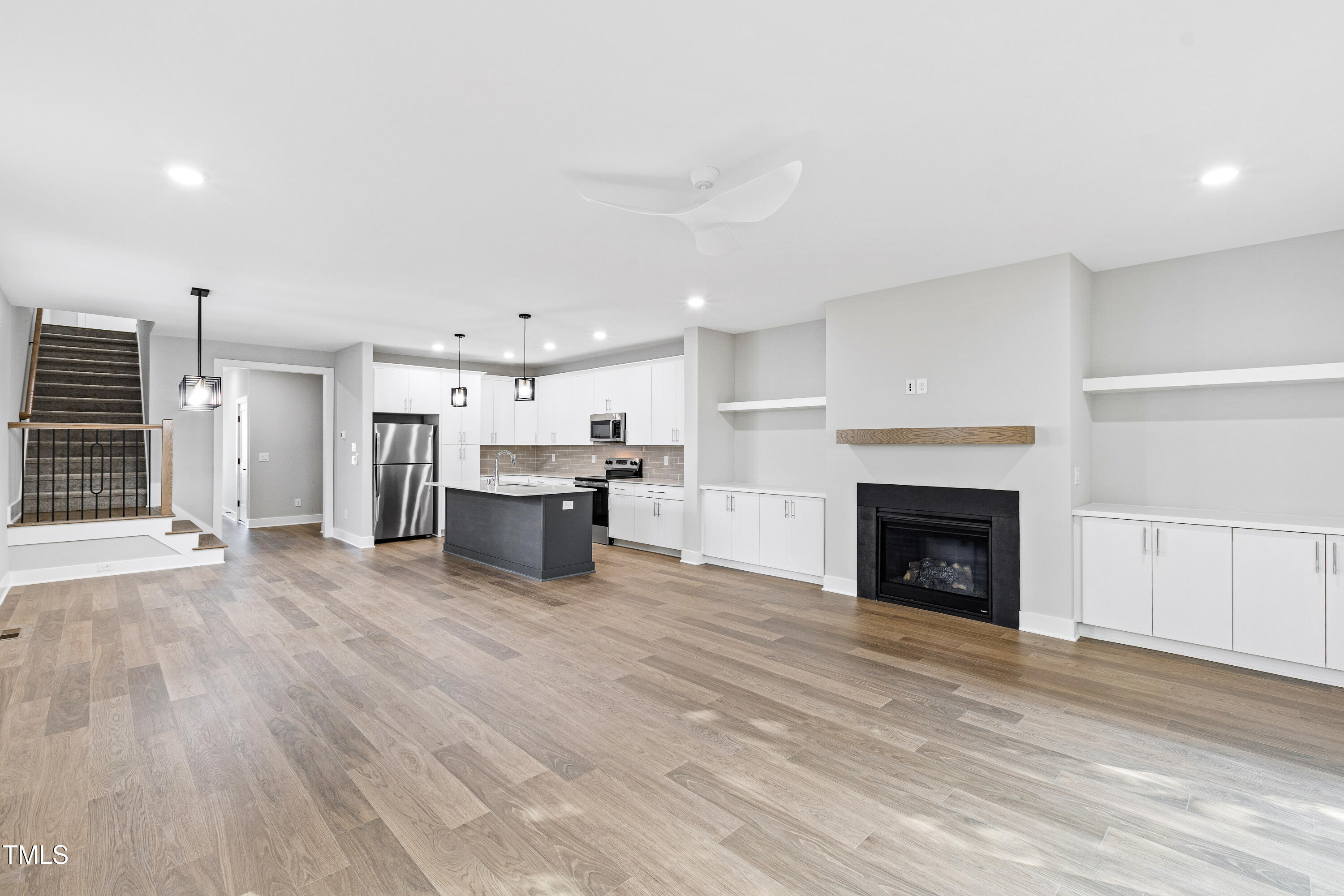 1128/1130 Cedarhurst Drive