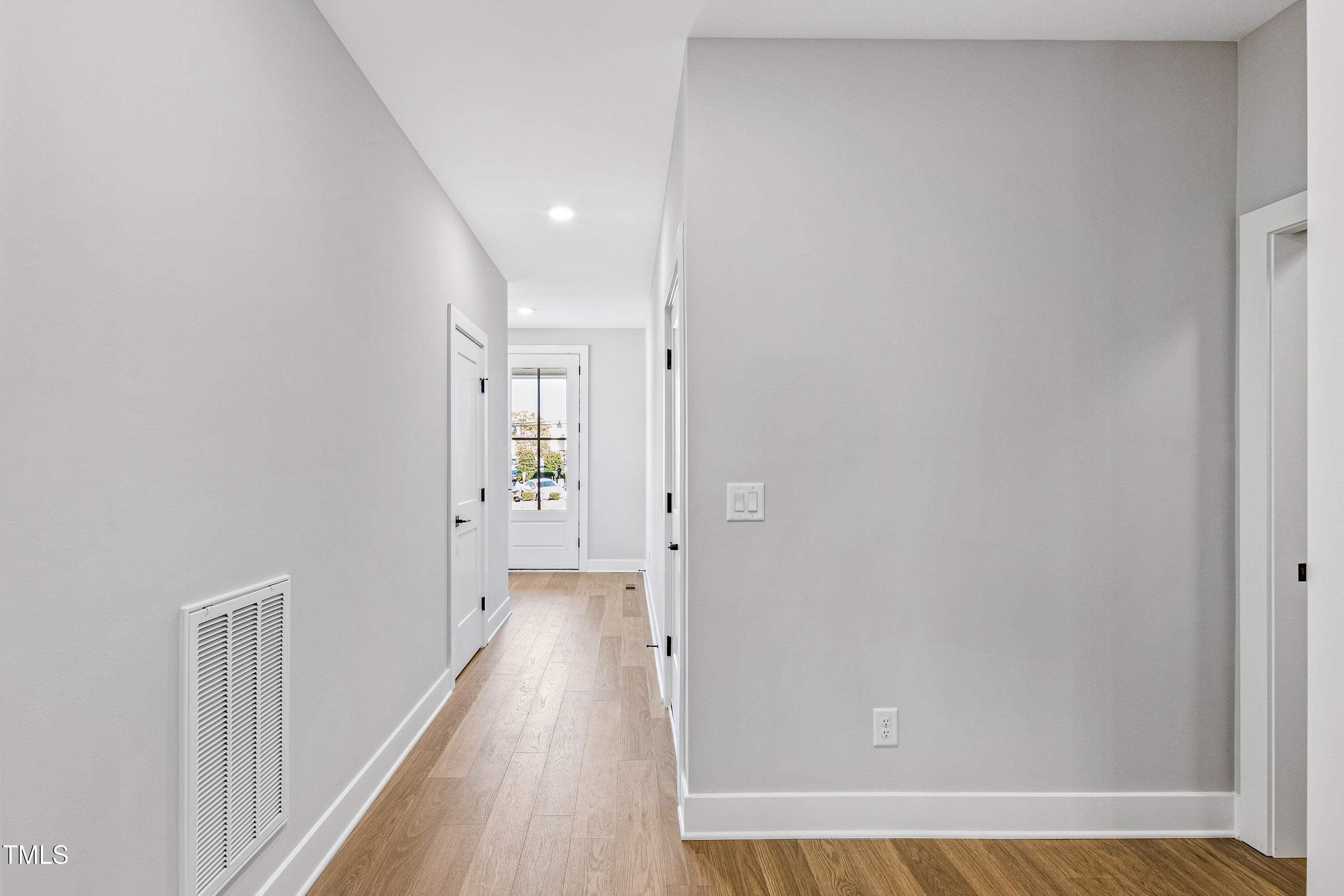 1128/1130 Cedarhurst Drive