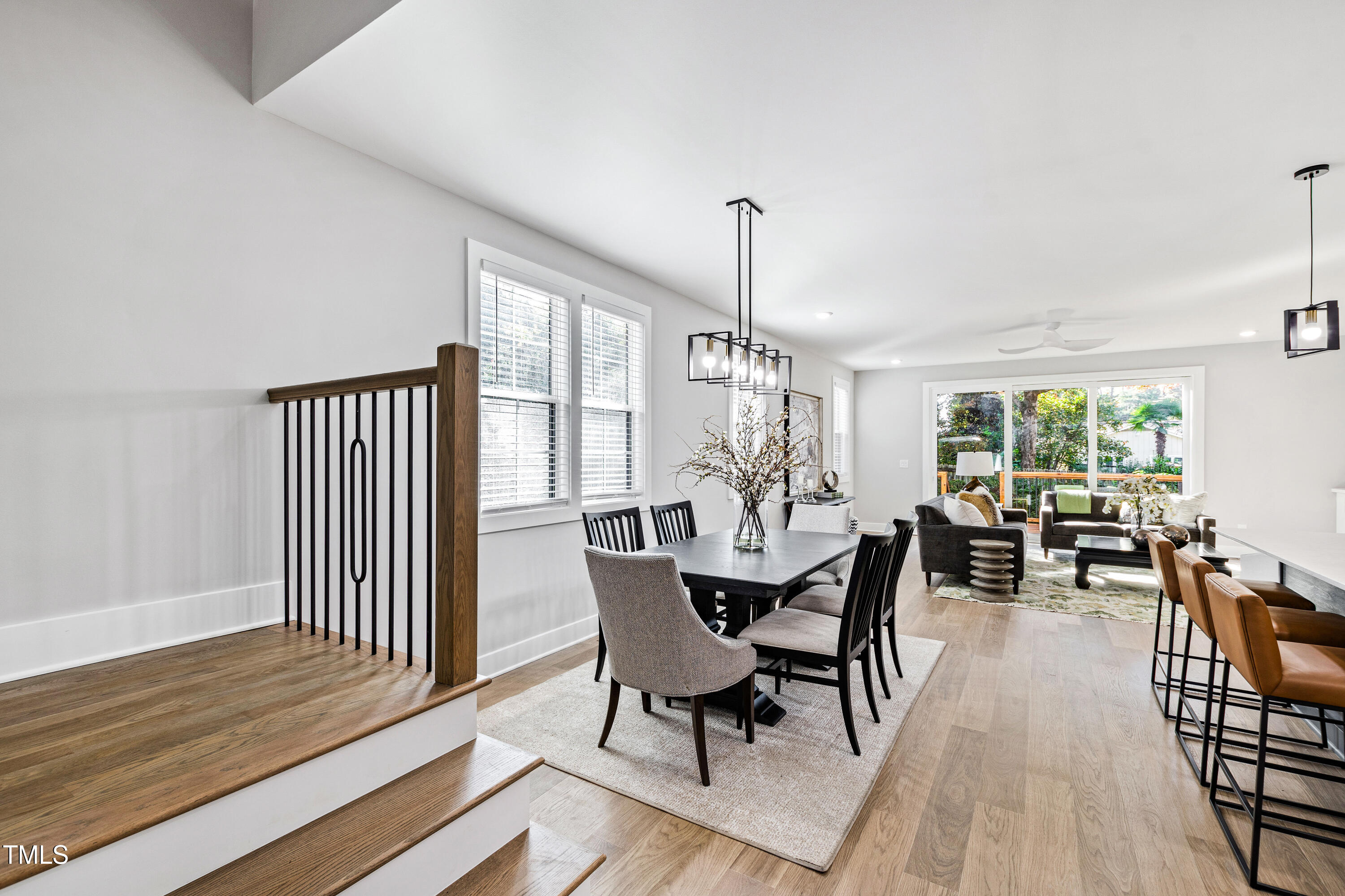 1128/1130 Cedarhurst Drive