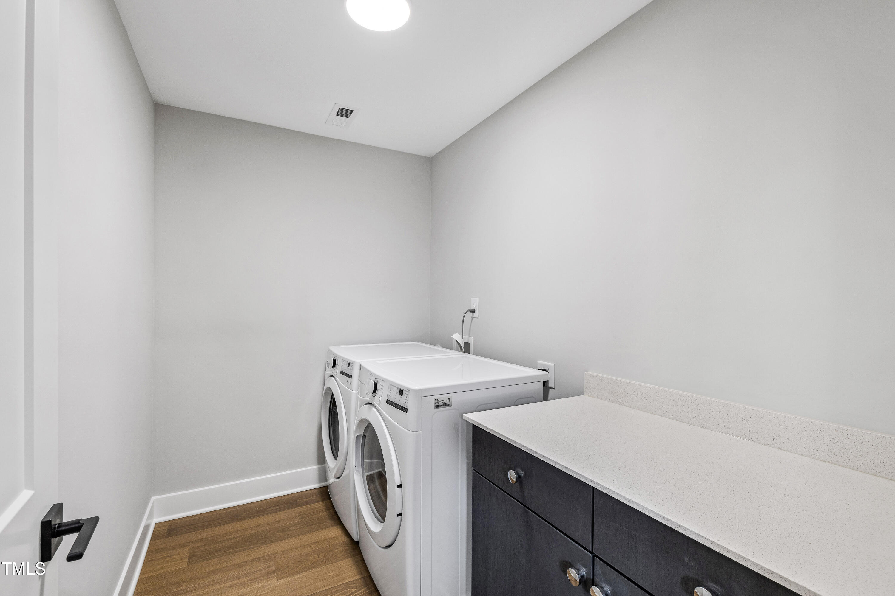 1128/1130 Cedarhurst Drive