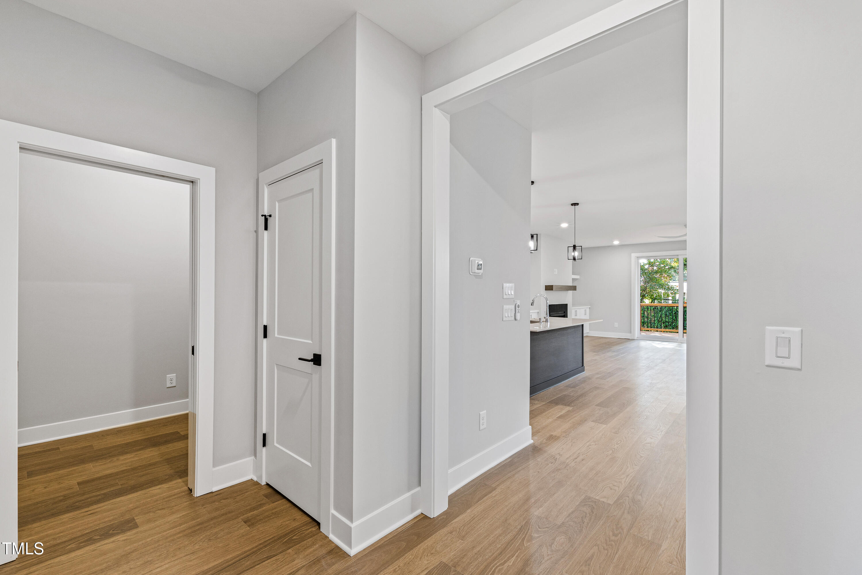 1128/1130 Cedarhurst Drive