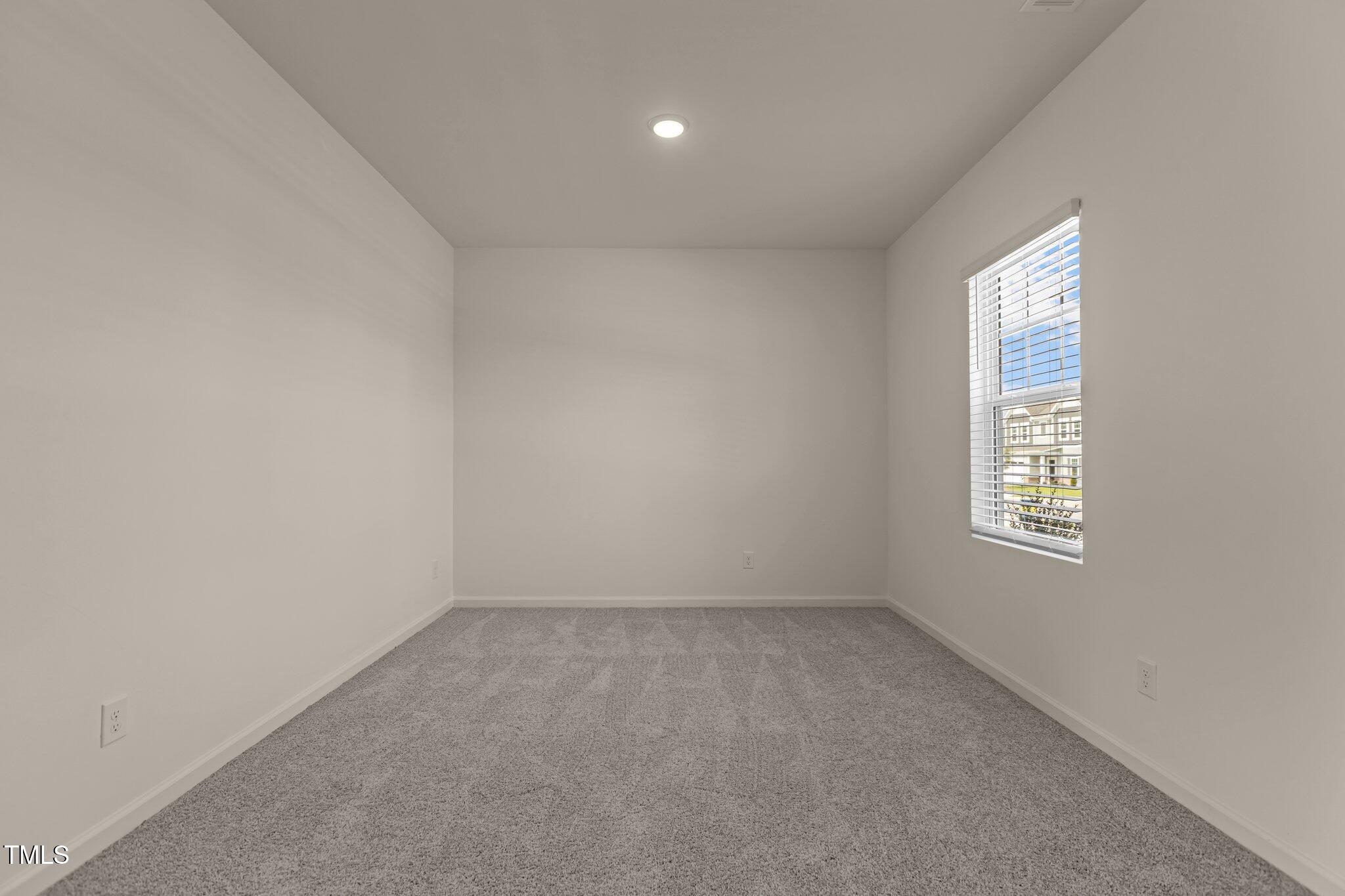 31 Rolling Banks Drive