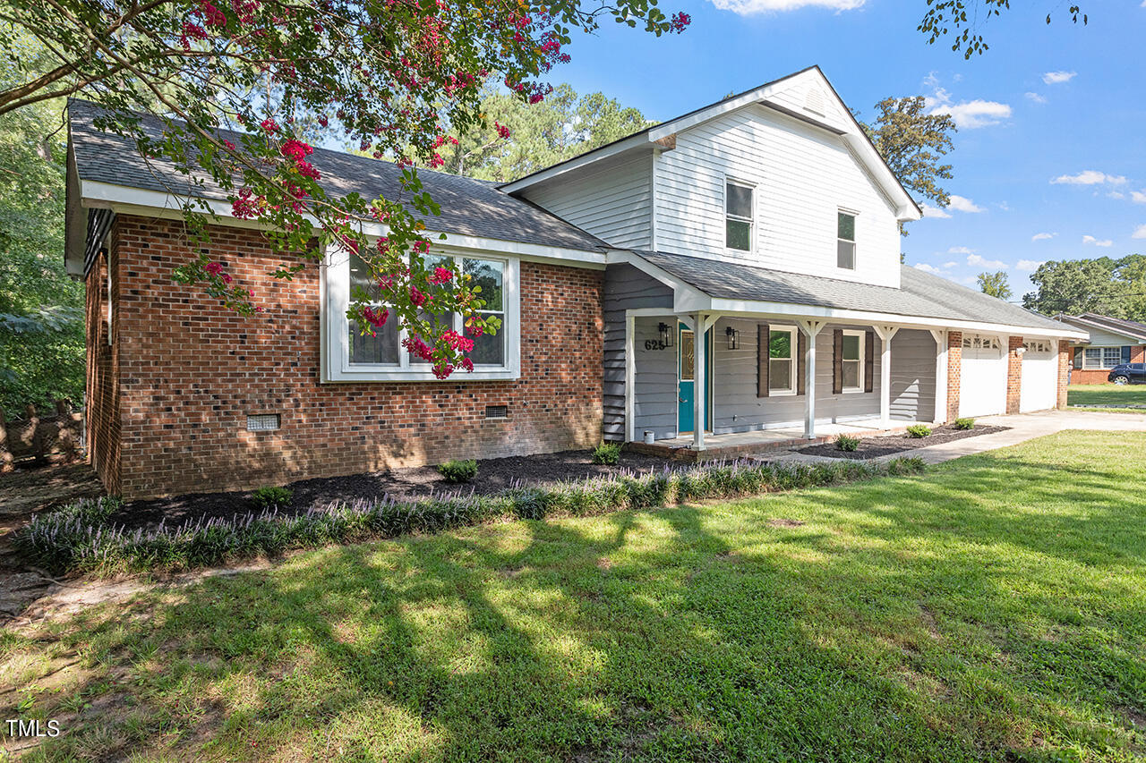 625 Green Willow Circle