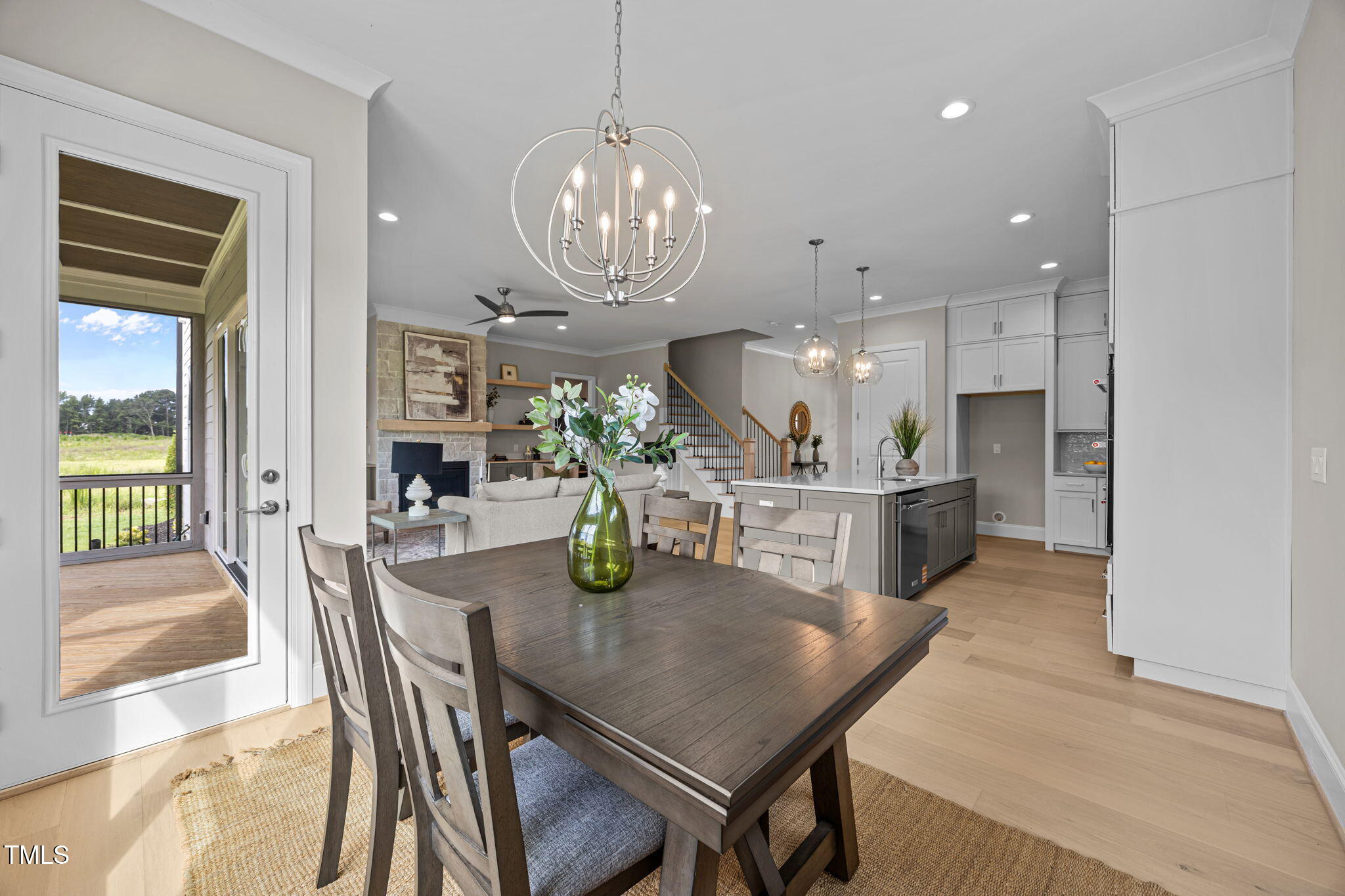 190 Broadleaf Lane