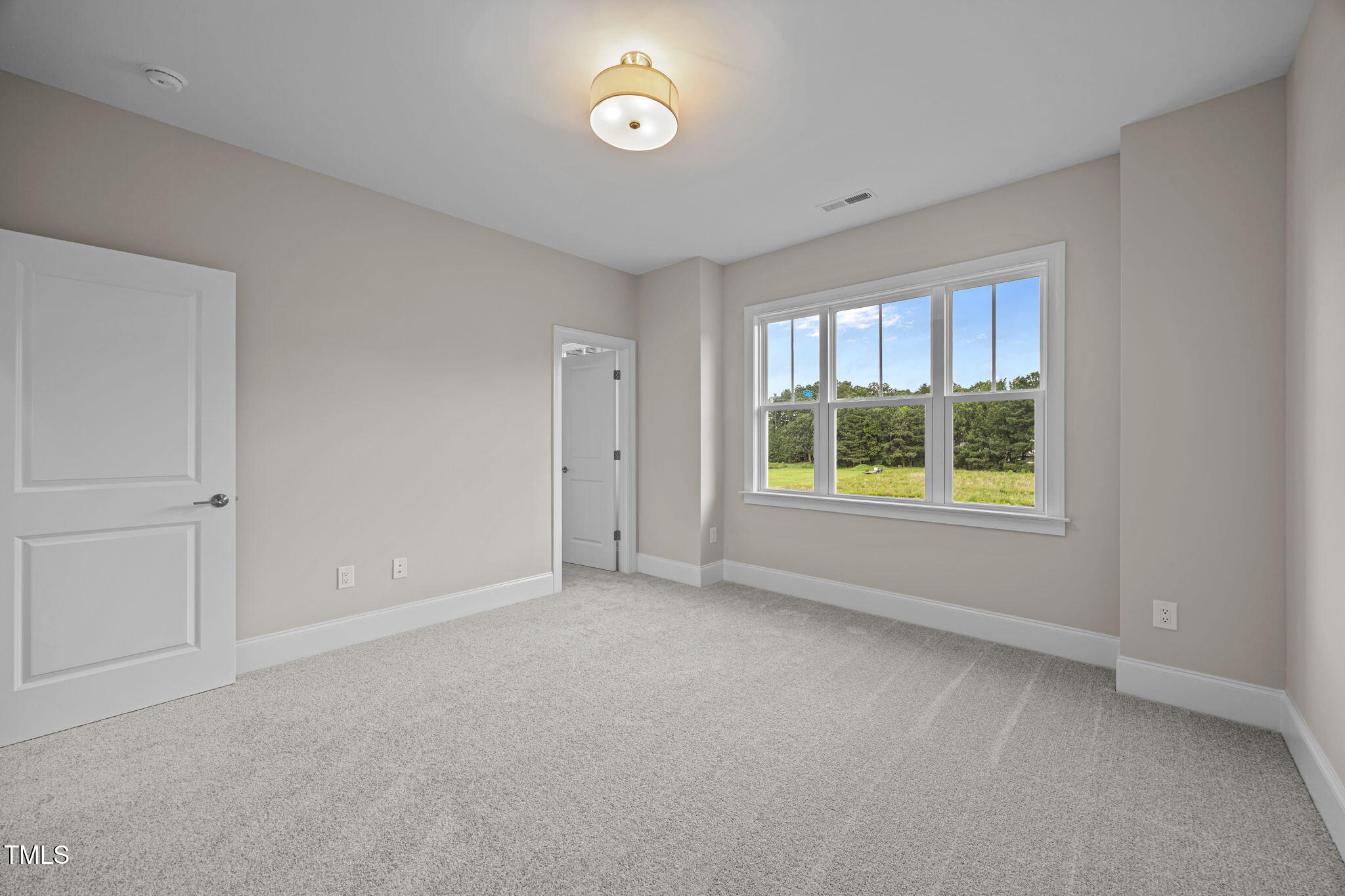 190 Broadleaf Lane