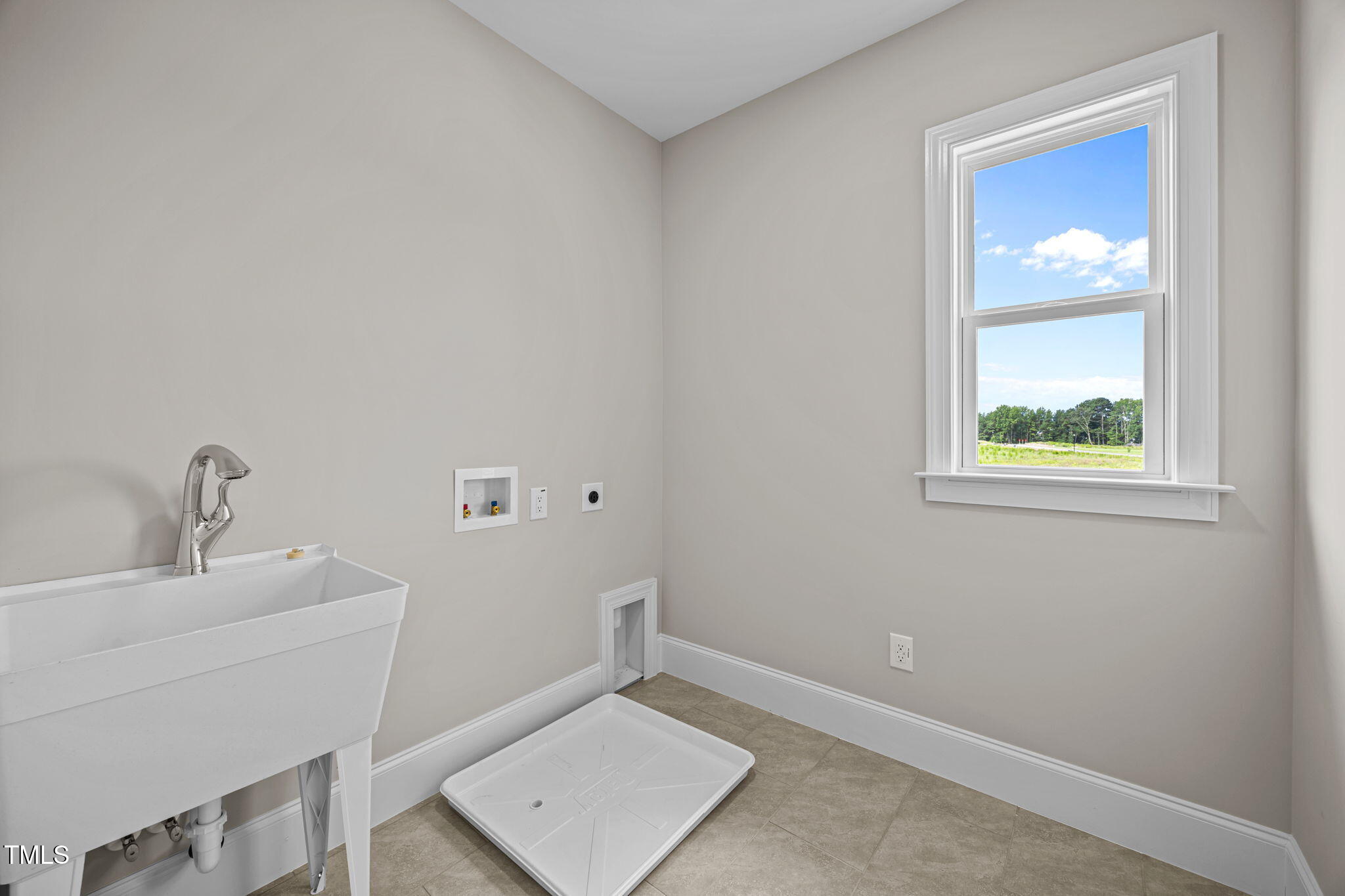 190 Broadleaf Lane