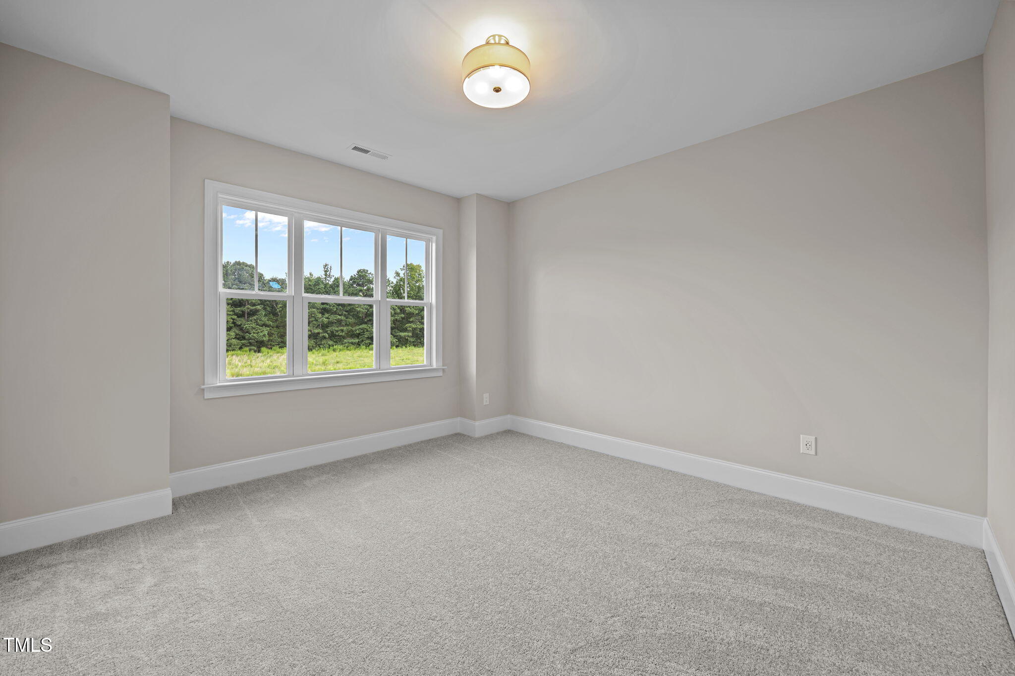 190 Broadleaf Lane