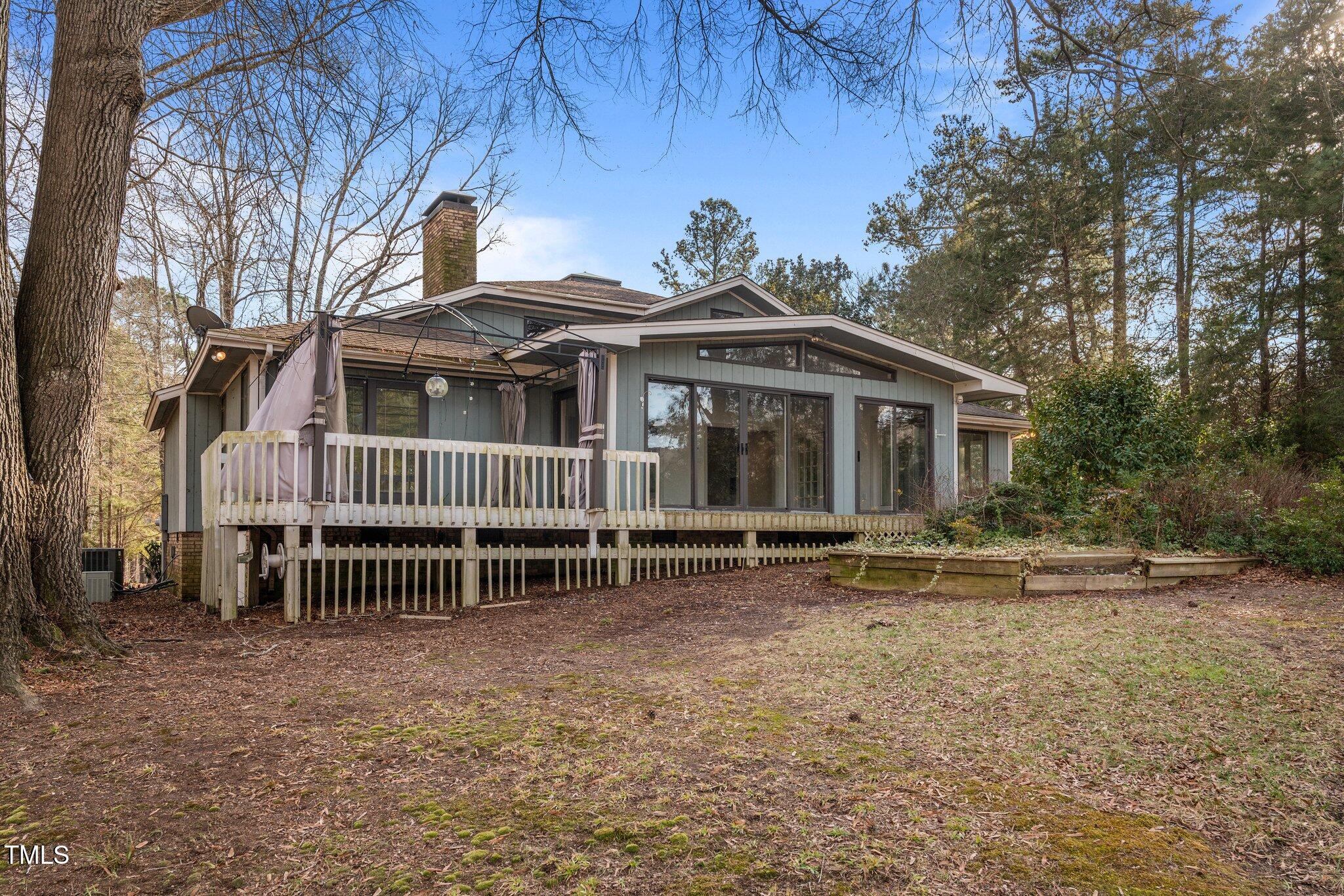 232 Lakeview Drive