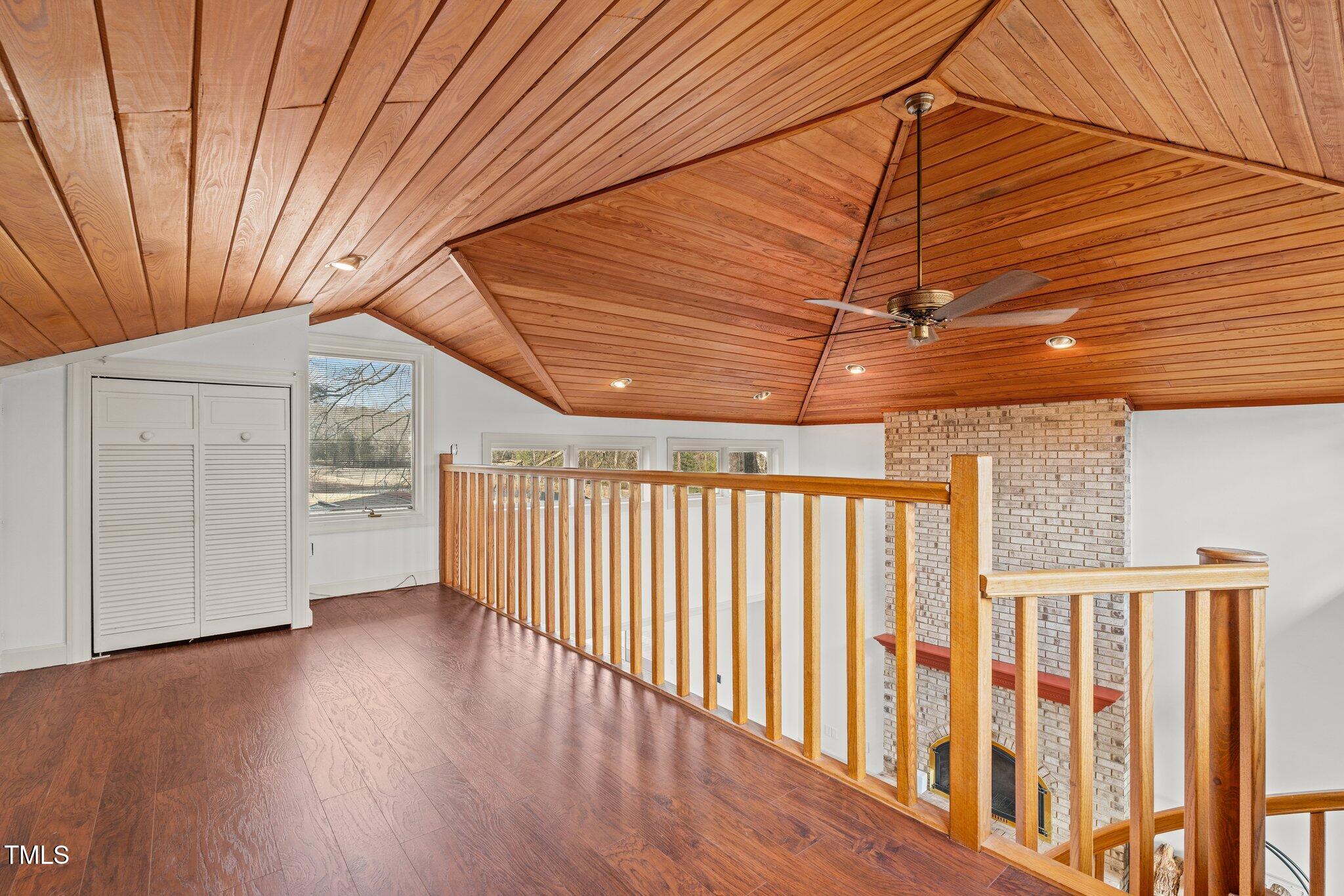 232 Lakeview Drive