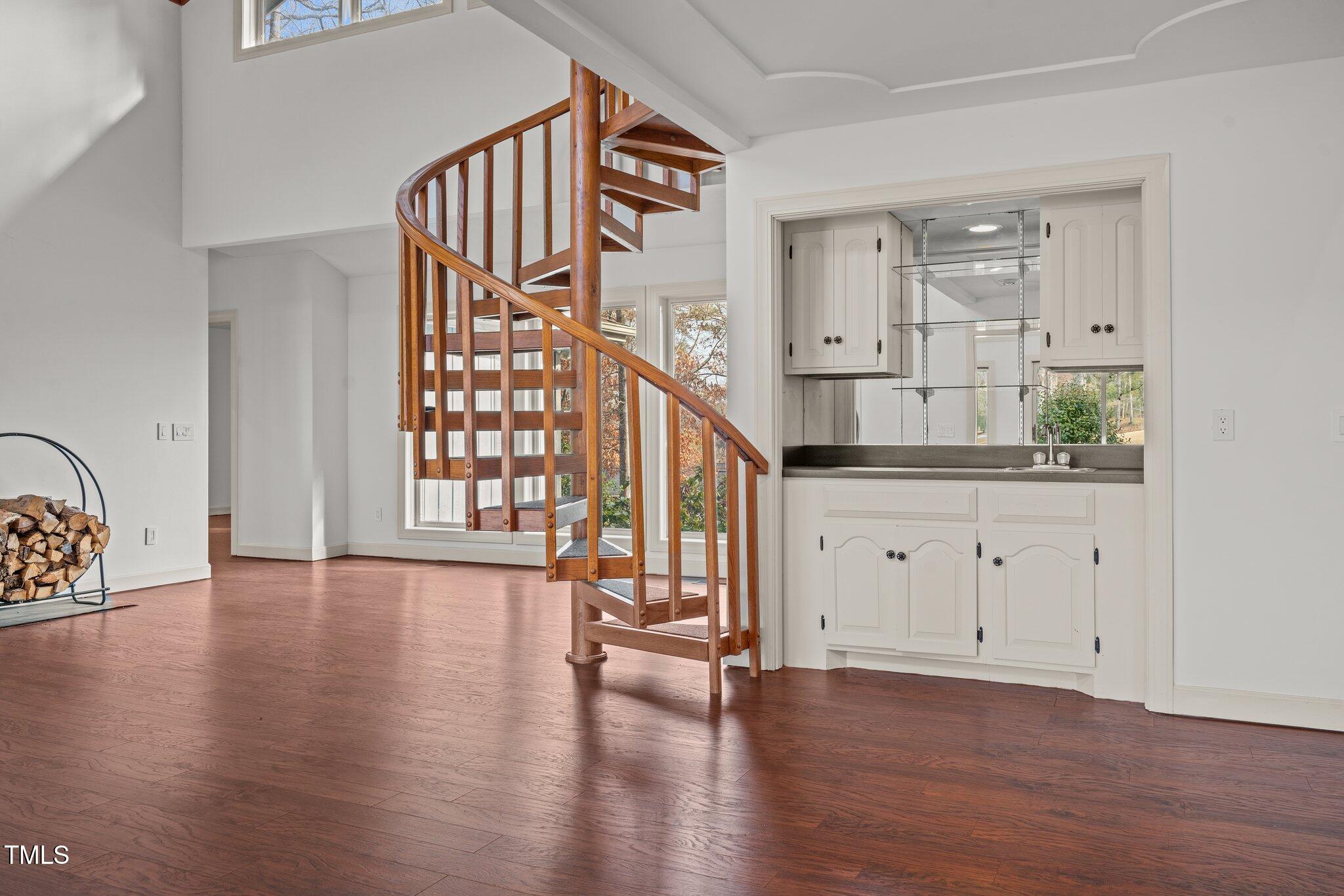 232 Lakeview Drive