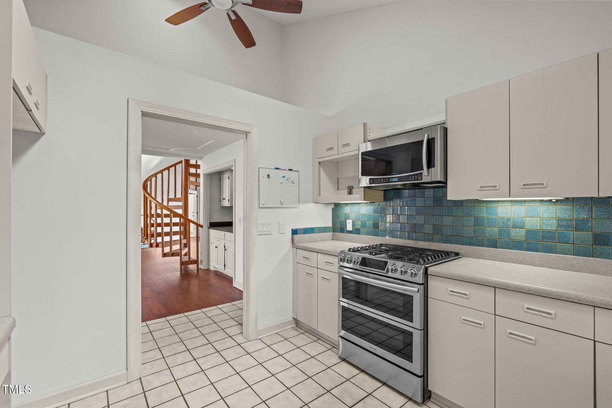 232 Lakeview Drive