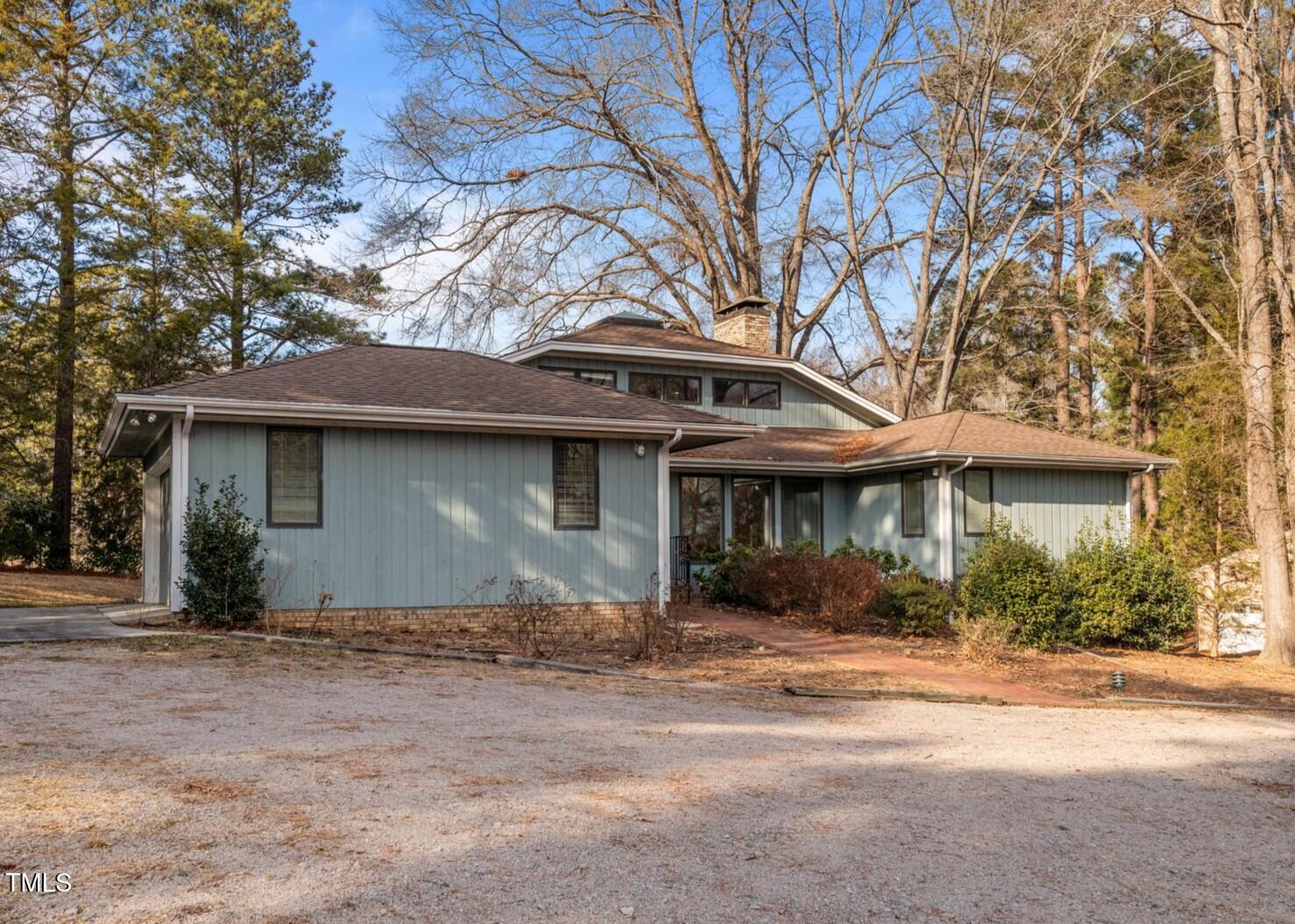 232 Lakeview Drive