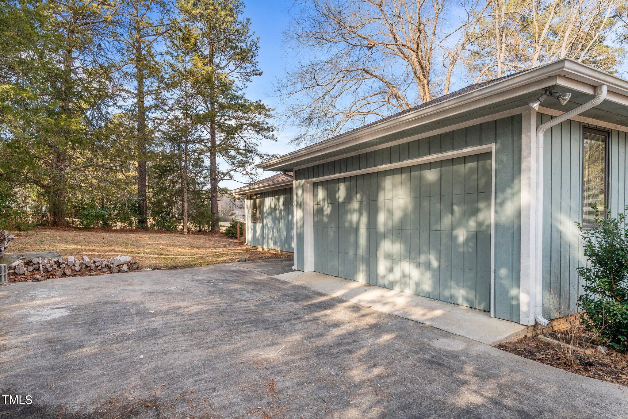 232 Lakeview Drive