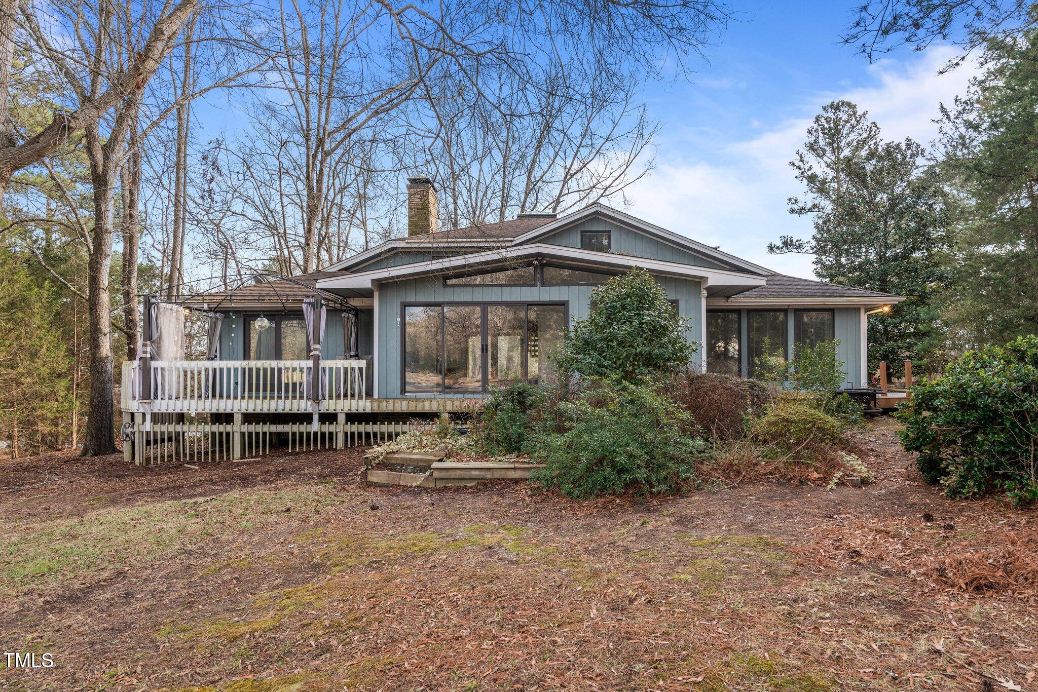 232 Lakeview Drive