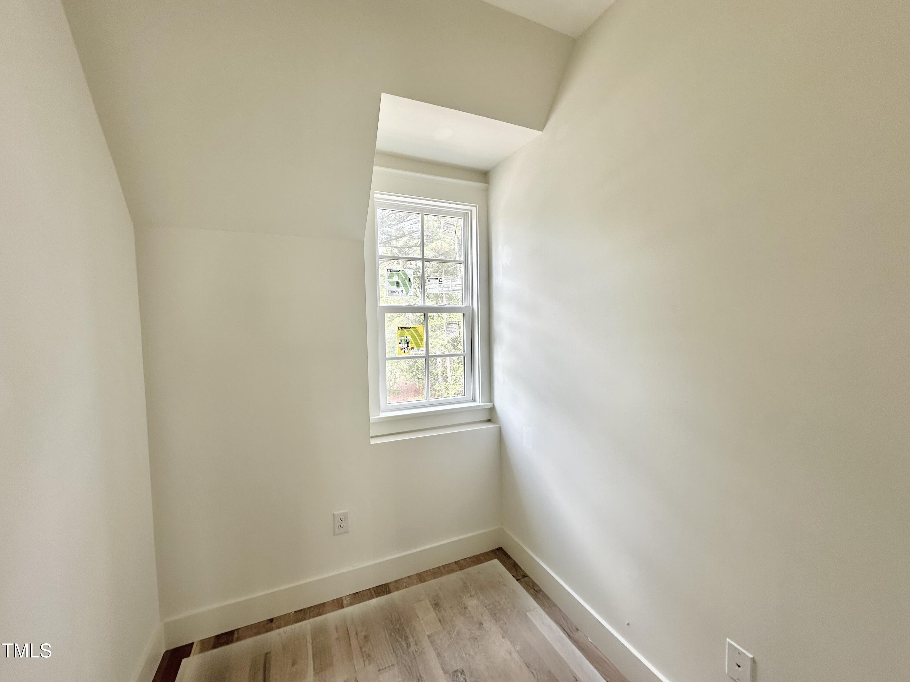 1725 Burnette Garden Path