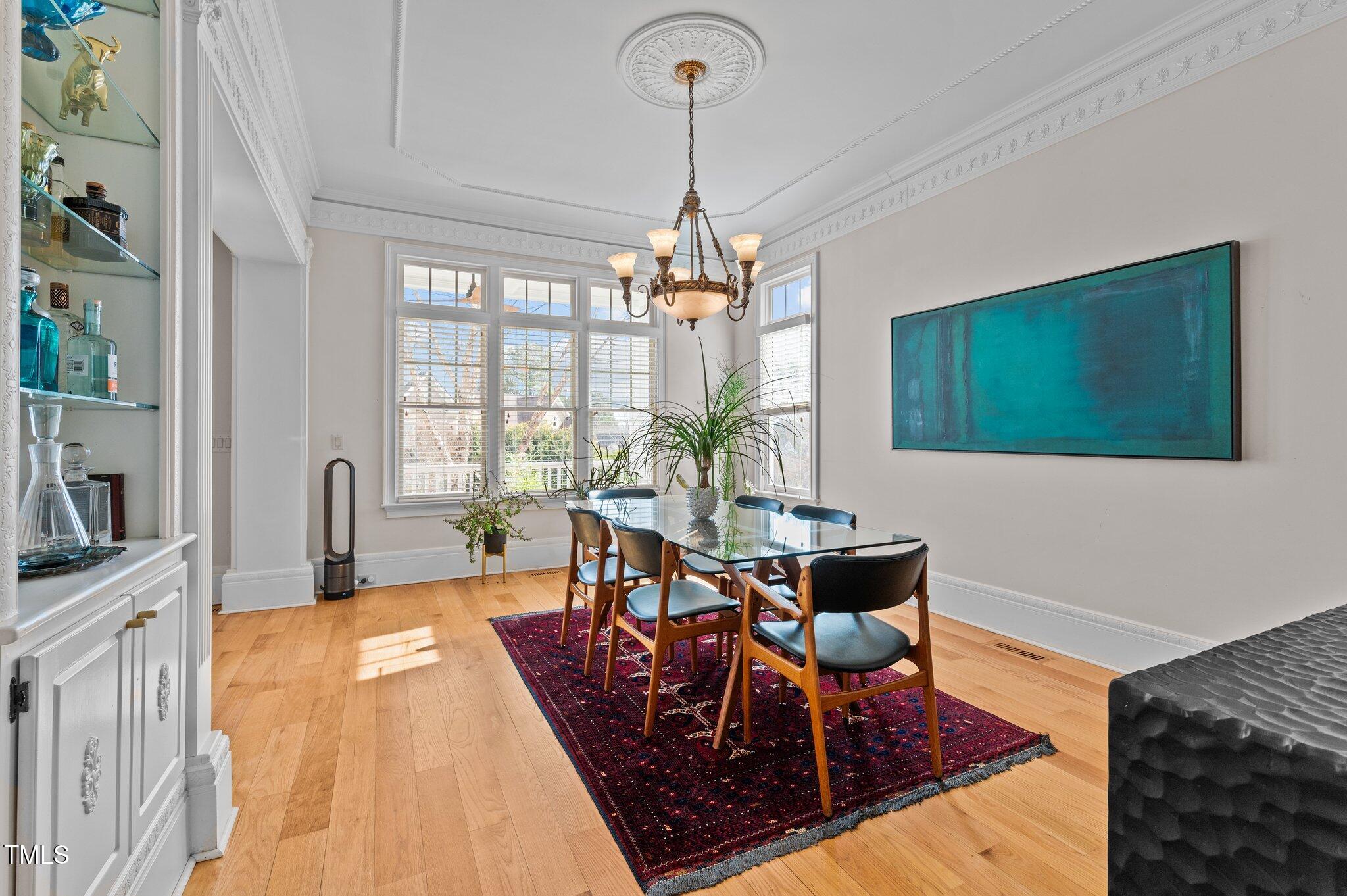 2800 Peachleaf Street