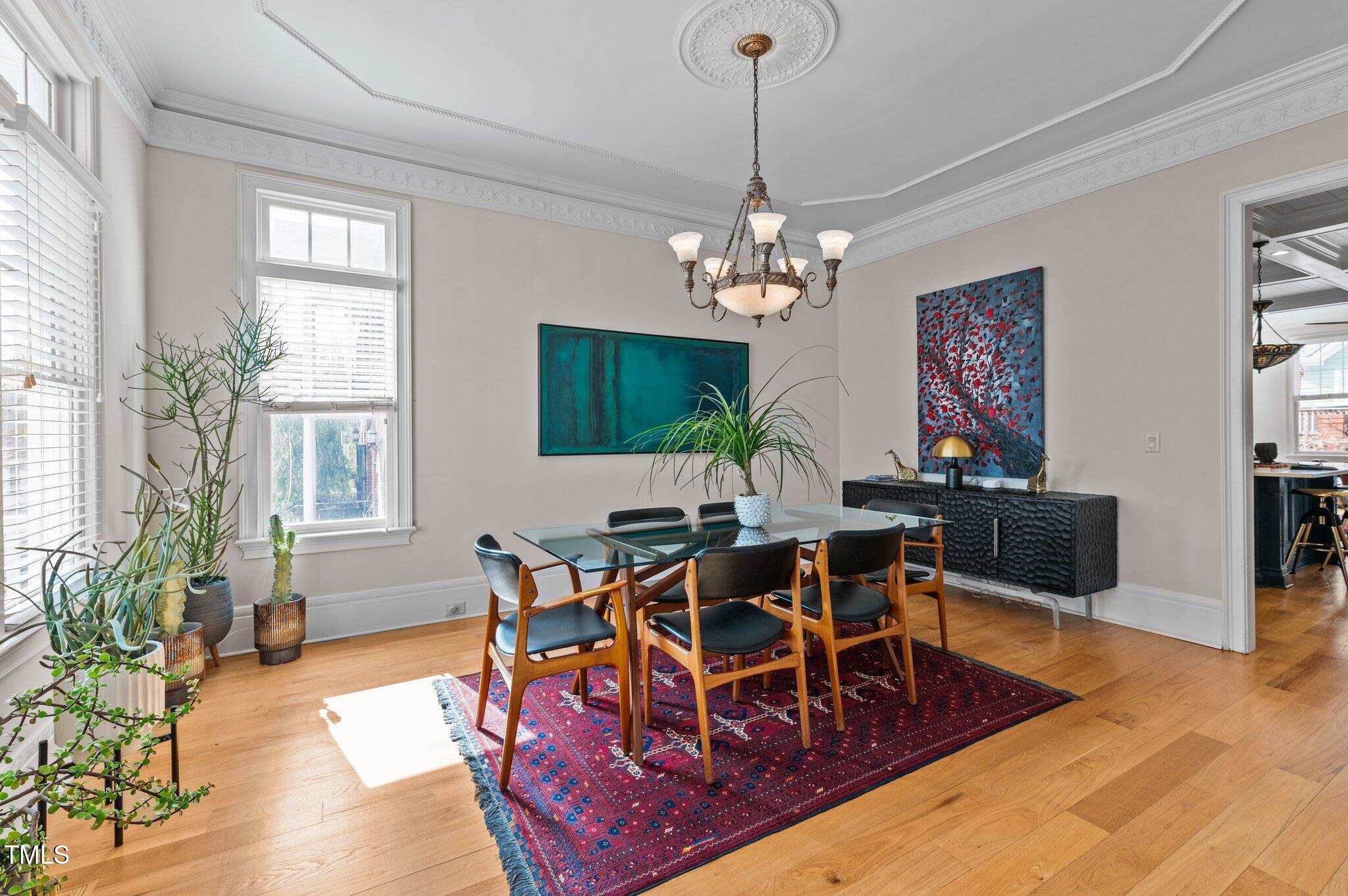2800 Peachleaf Street