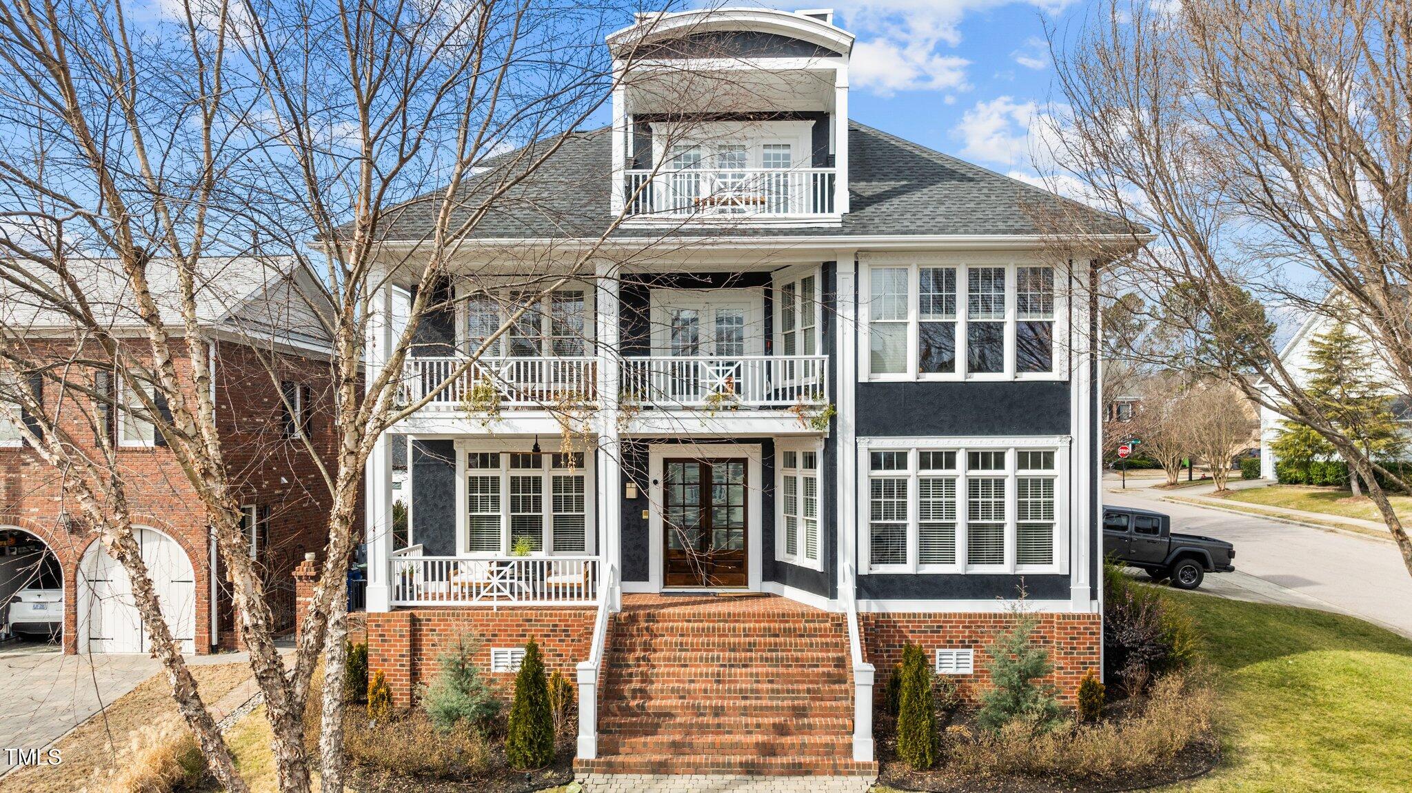 2800 Peachleaf Street