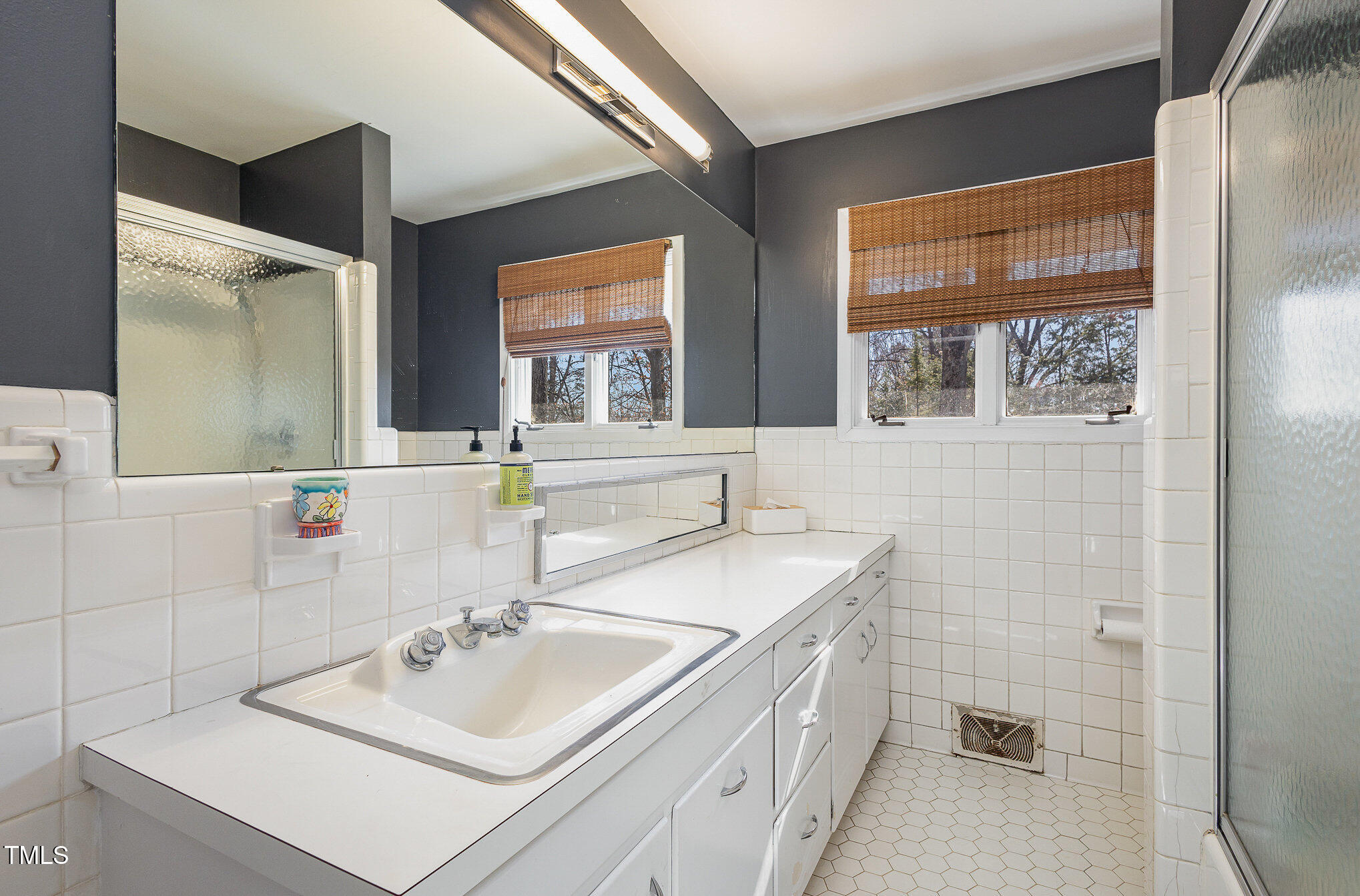 1205 Glen Eden Drive