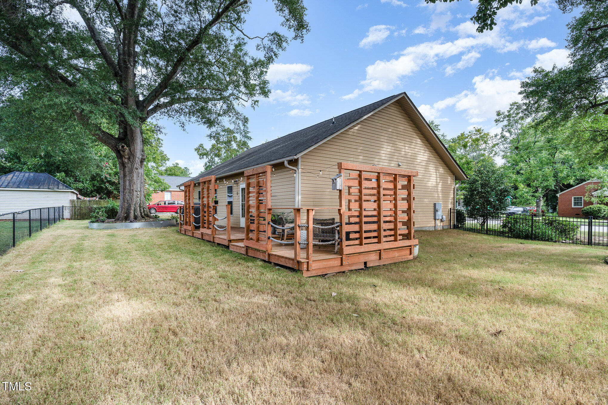 213 W Whitaker Street