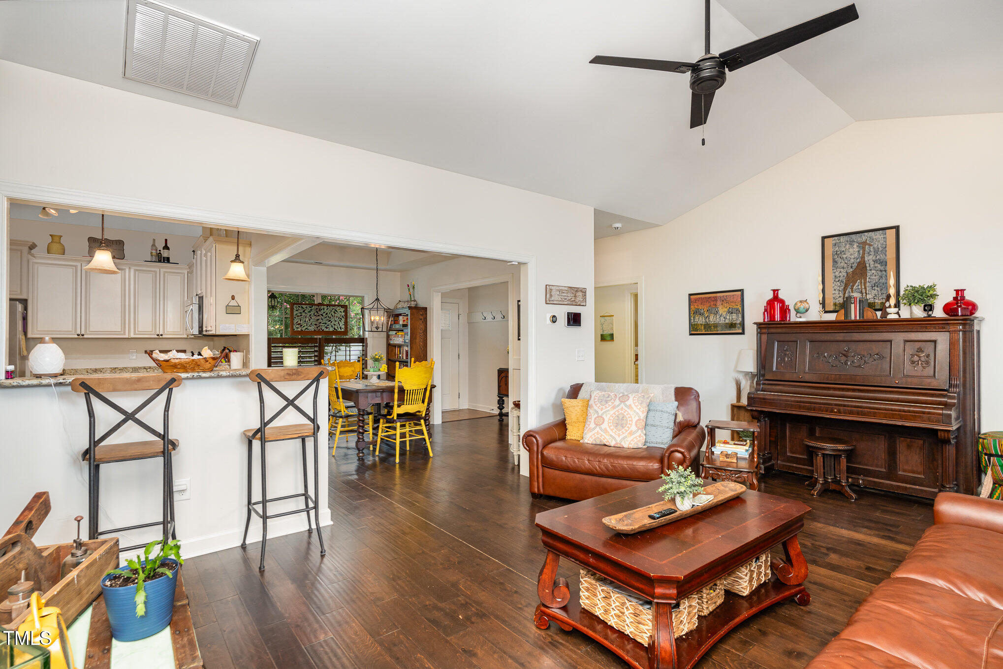 213 W Whitaker Street