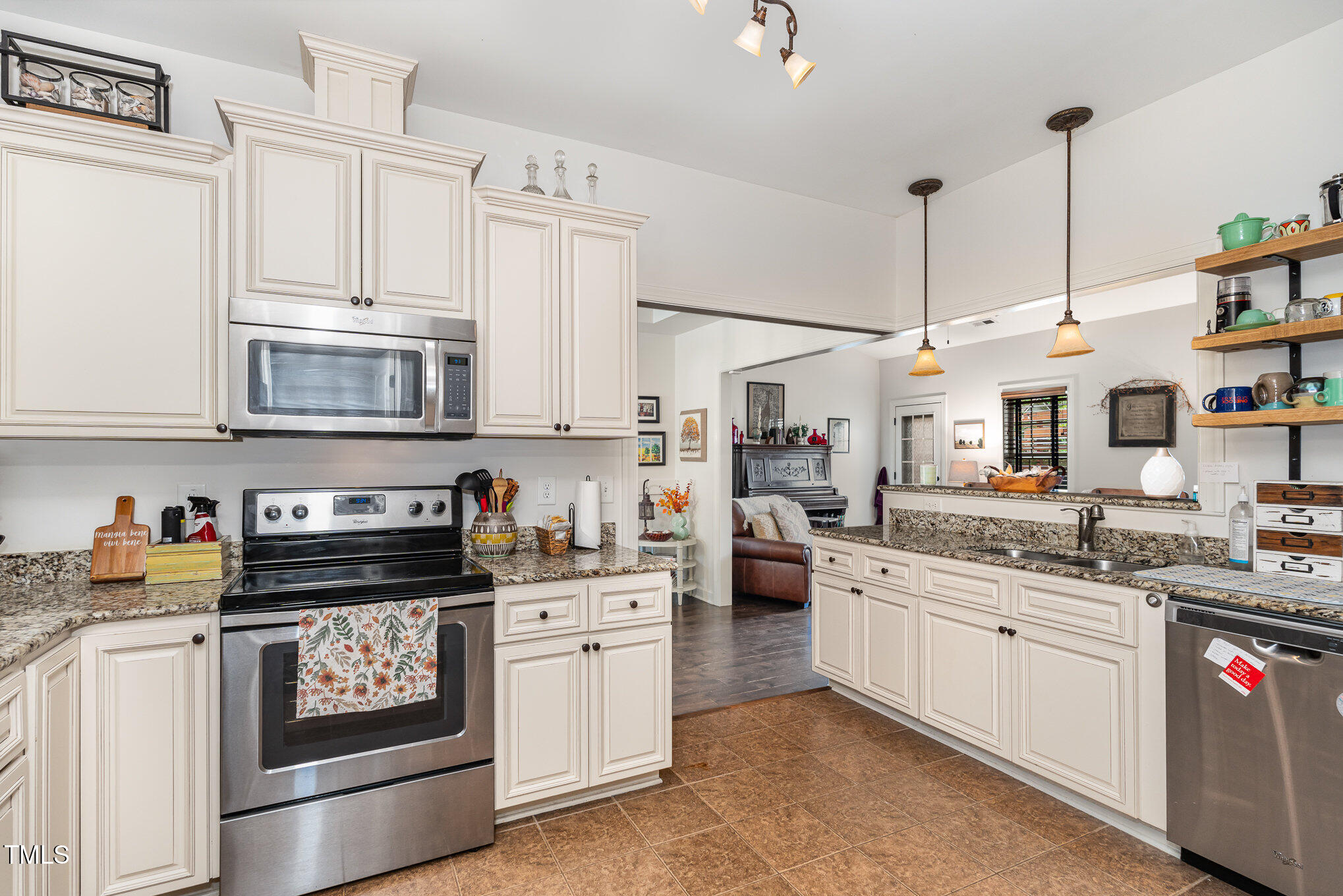 213 W Whitaker Street