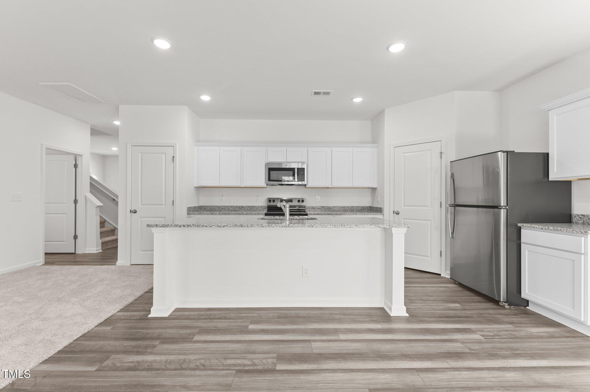 40 Rolling Banks Drive