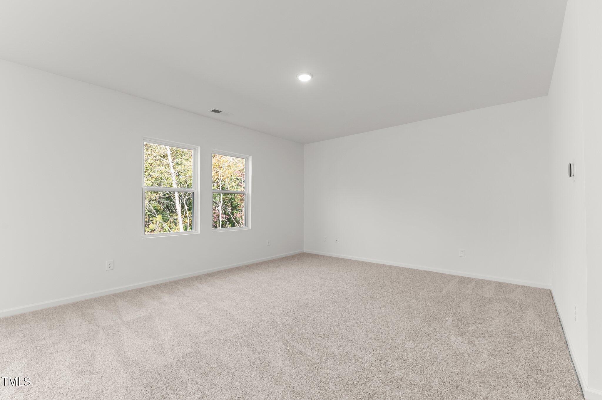 40 Rolling Banks Drive