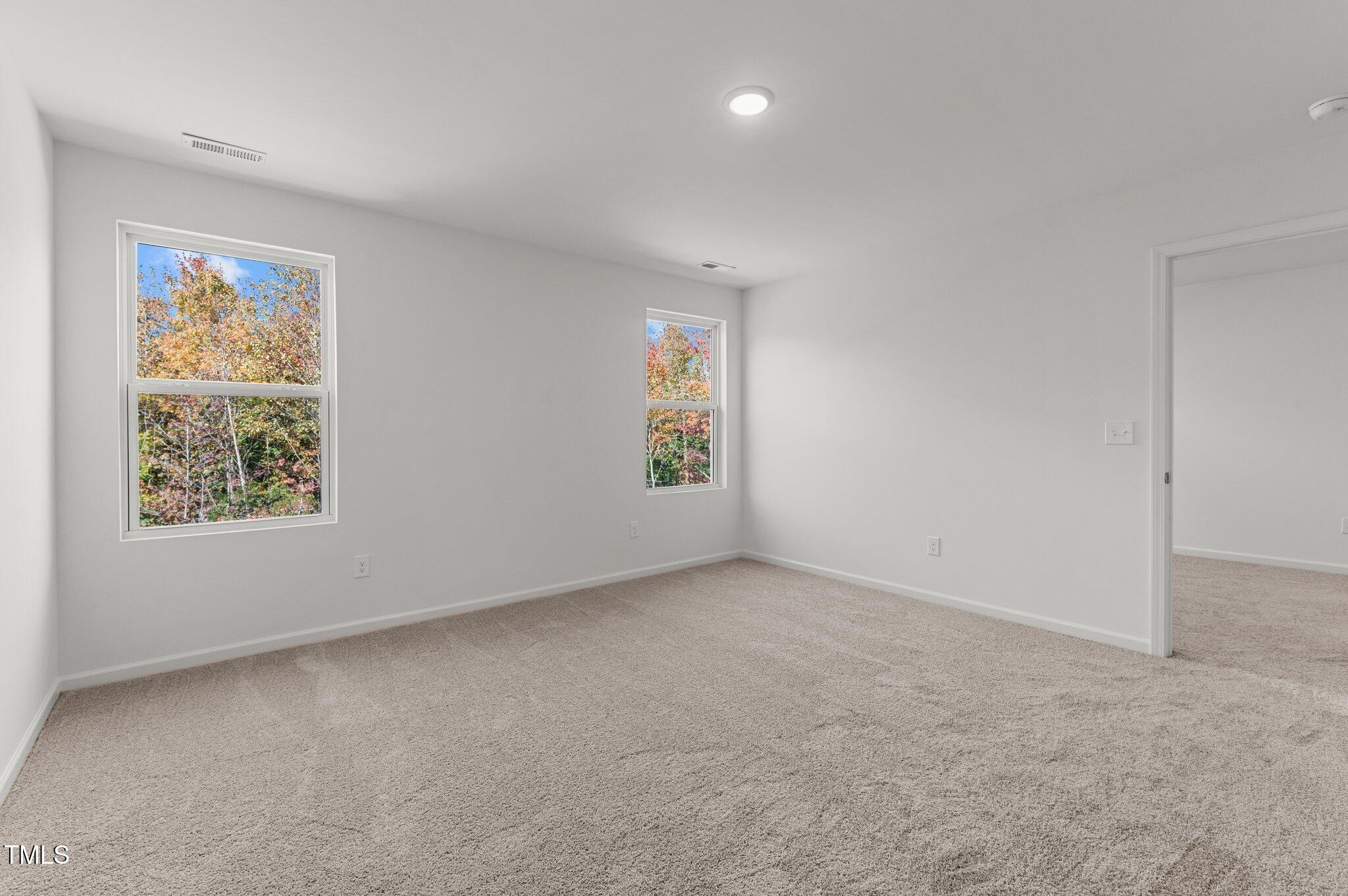 40 Rolling Banks Drive