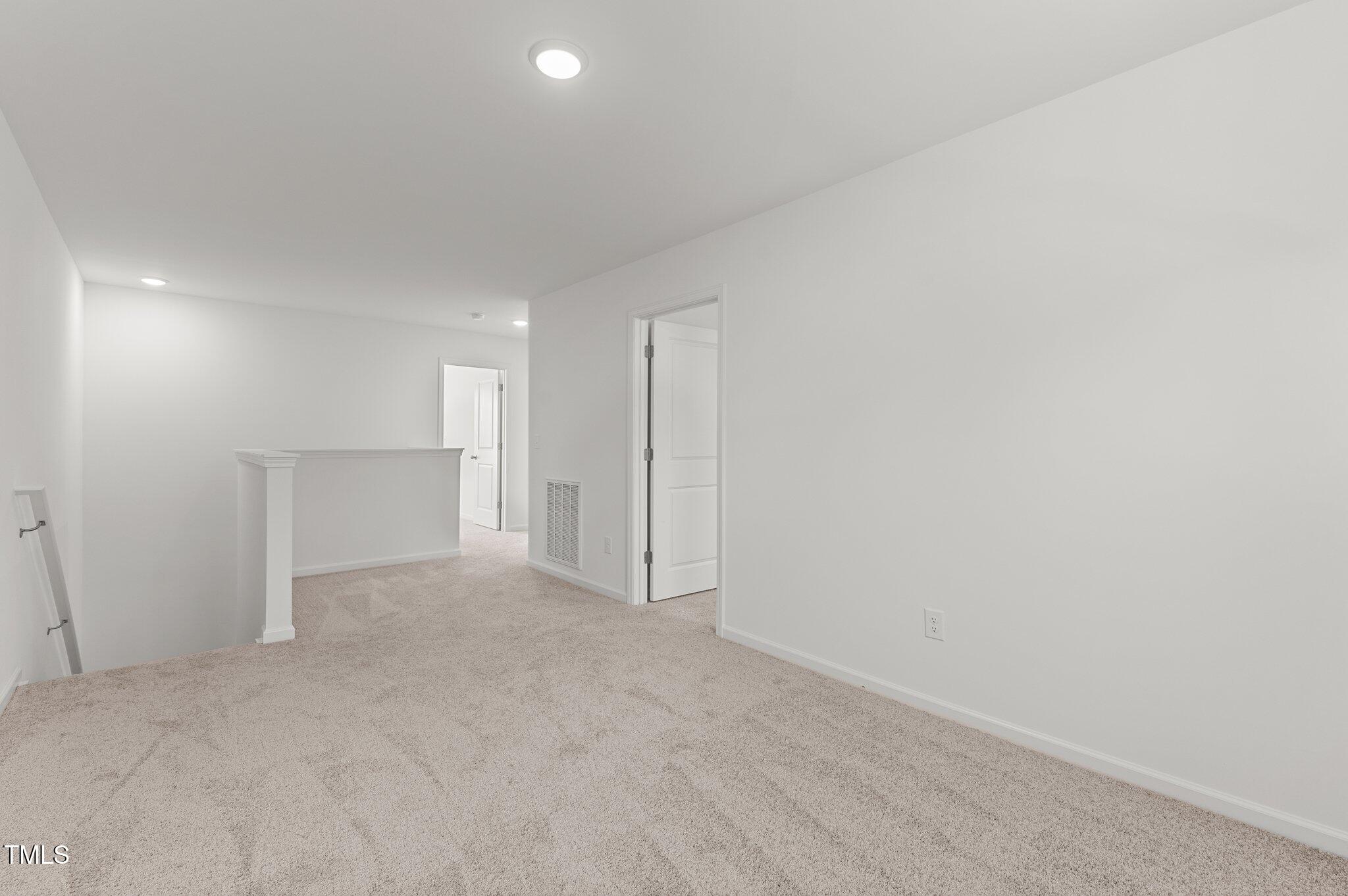 40 Rolling Banks Drive