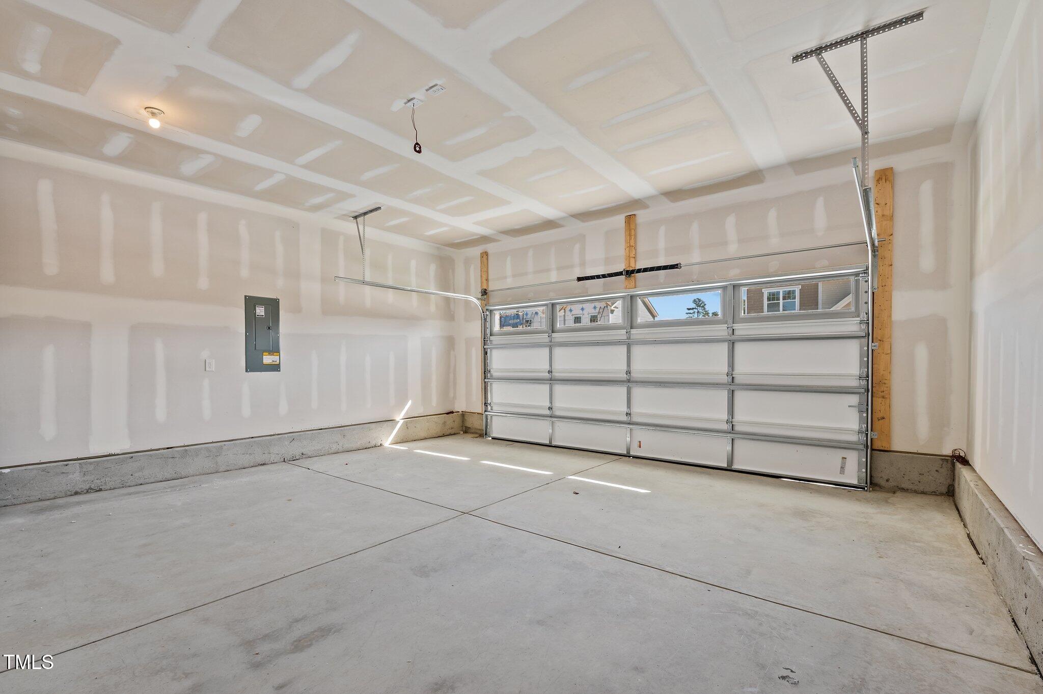 36 Rolling Banks Drive