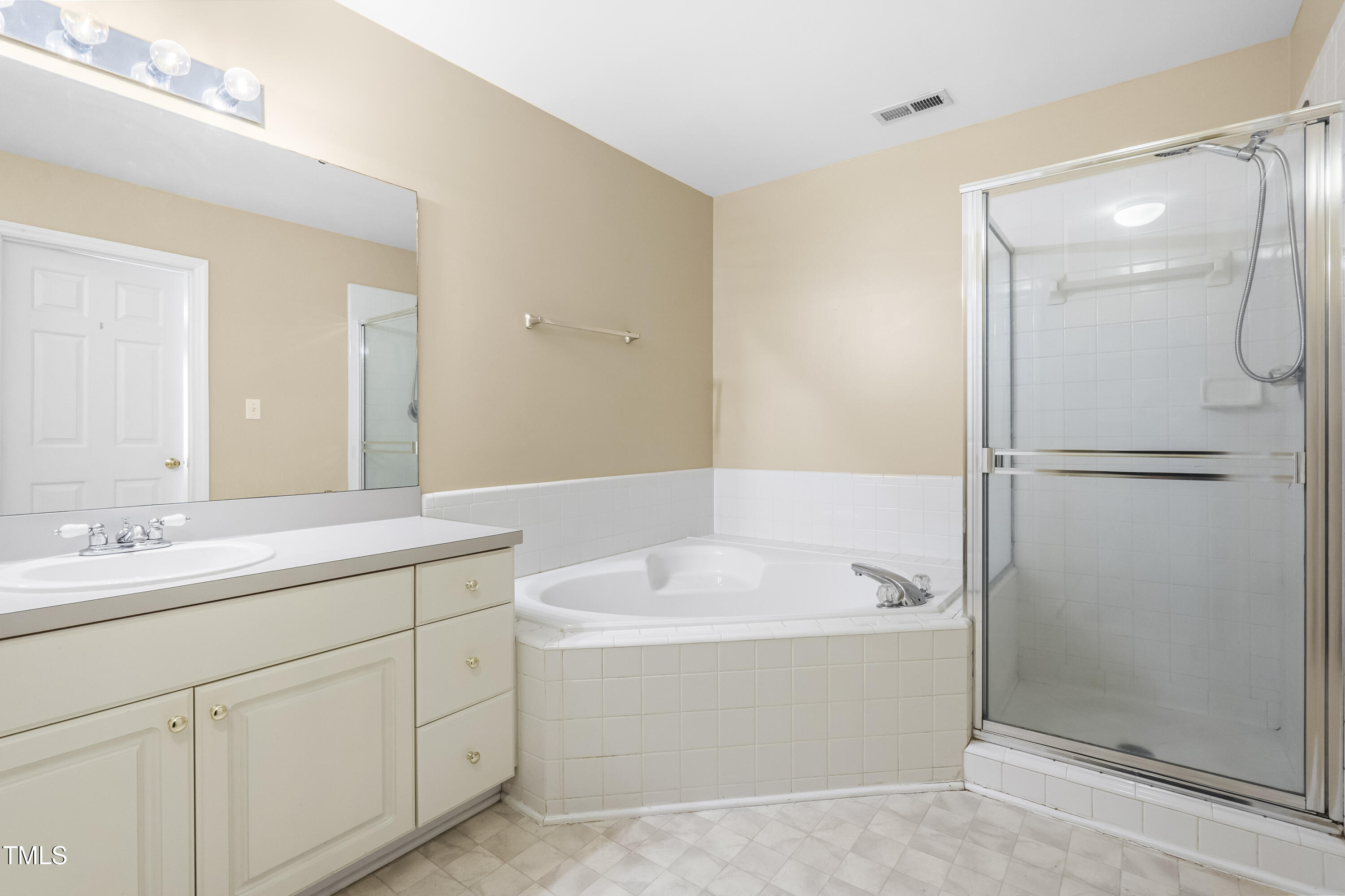 8310 Hempshire Place # 106