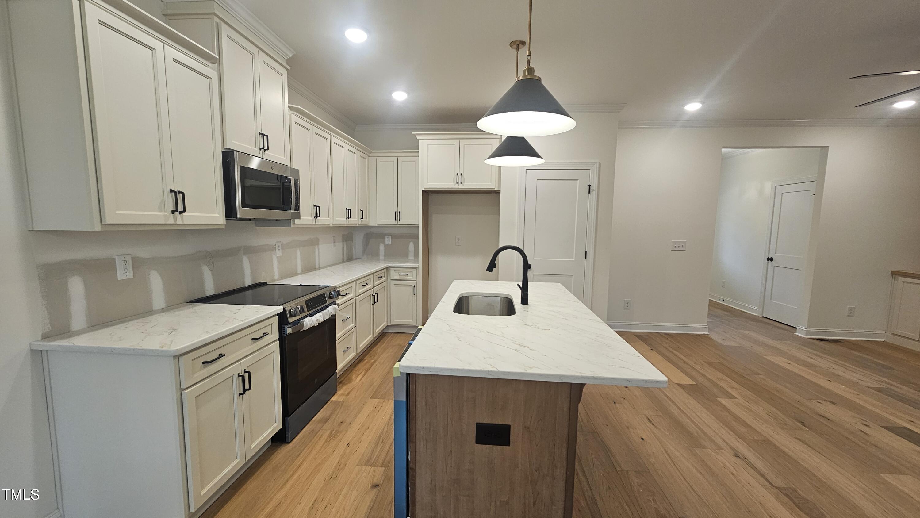 105 Leisure Lane
