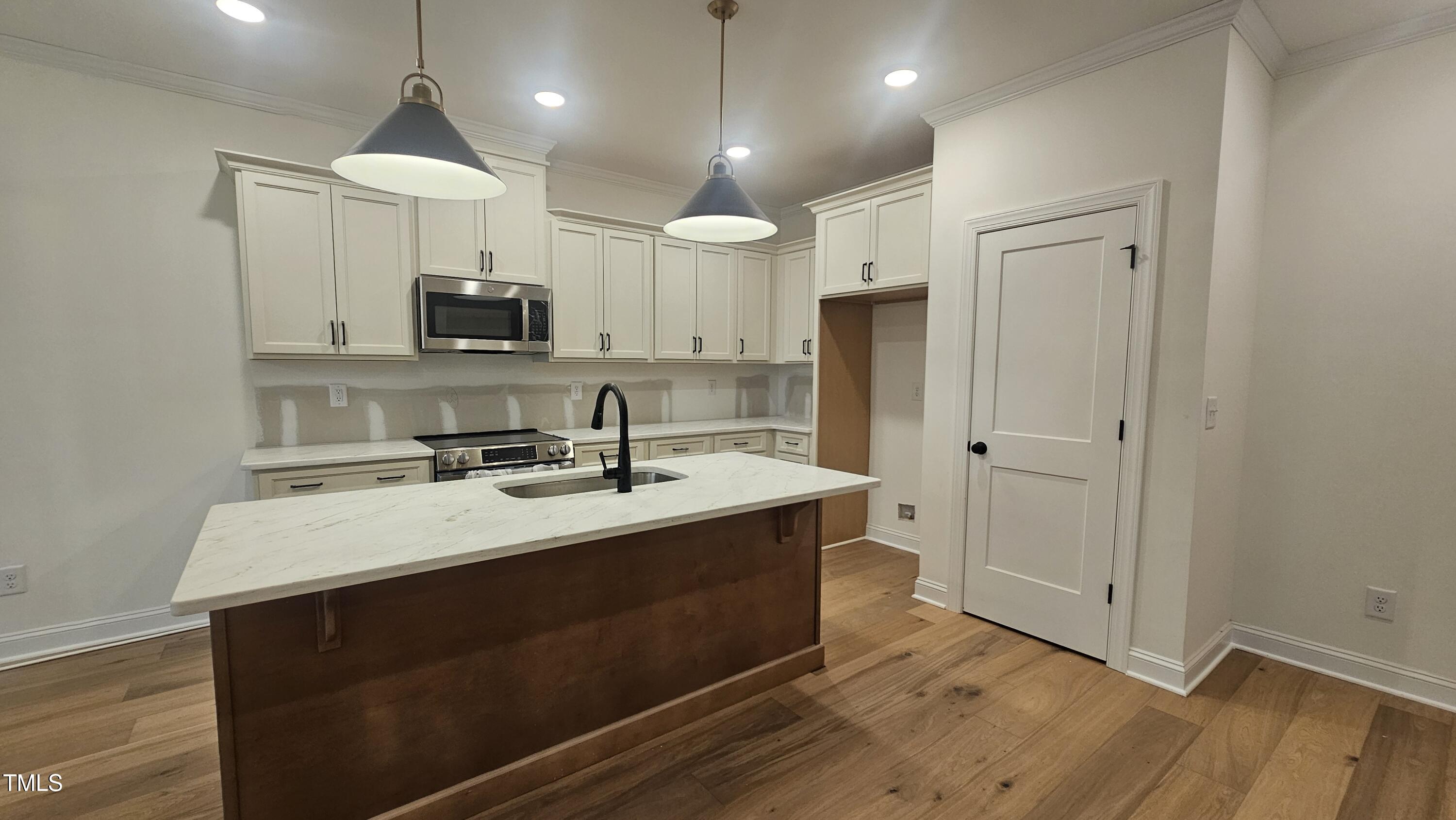 105 Leisure Lane