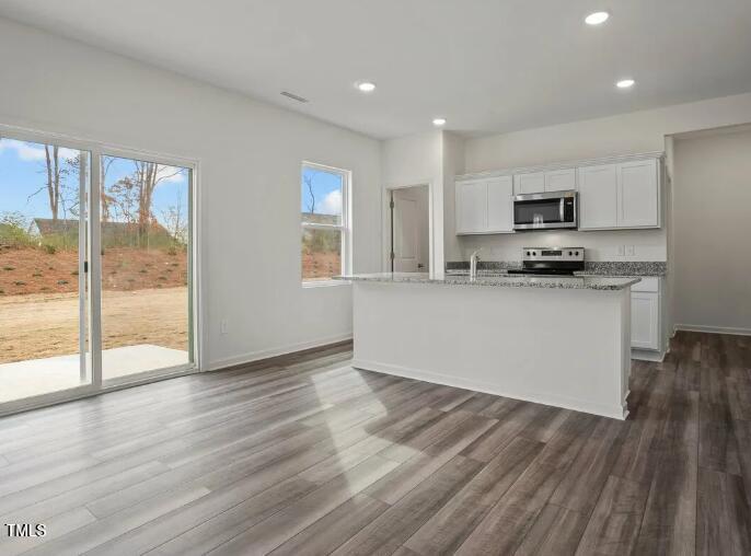 12 Rolling Banks Drive