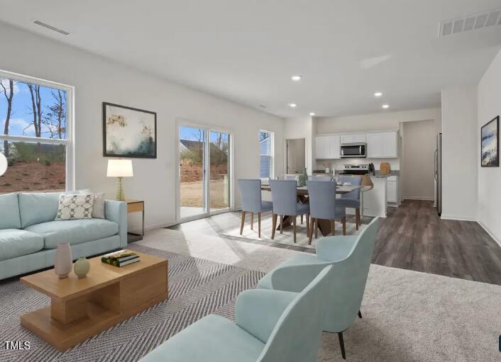 12 Rolling Banks Drive