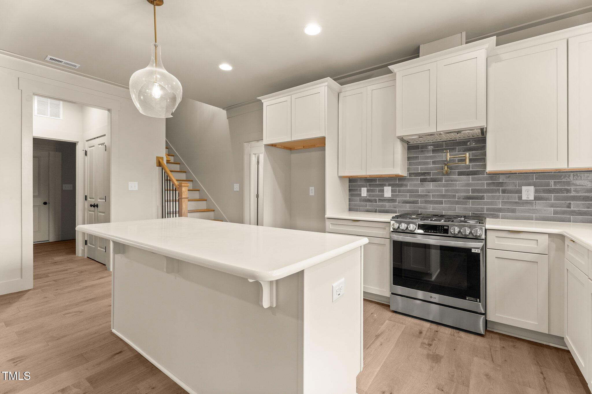 65 Stream View Way