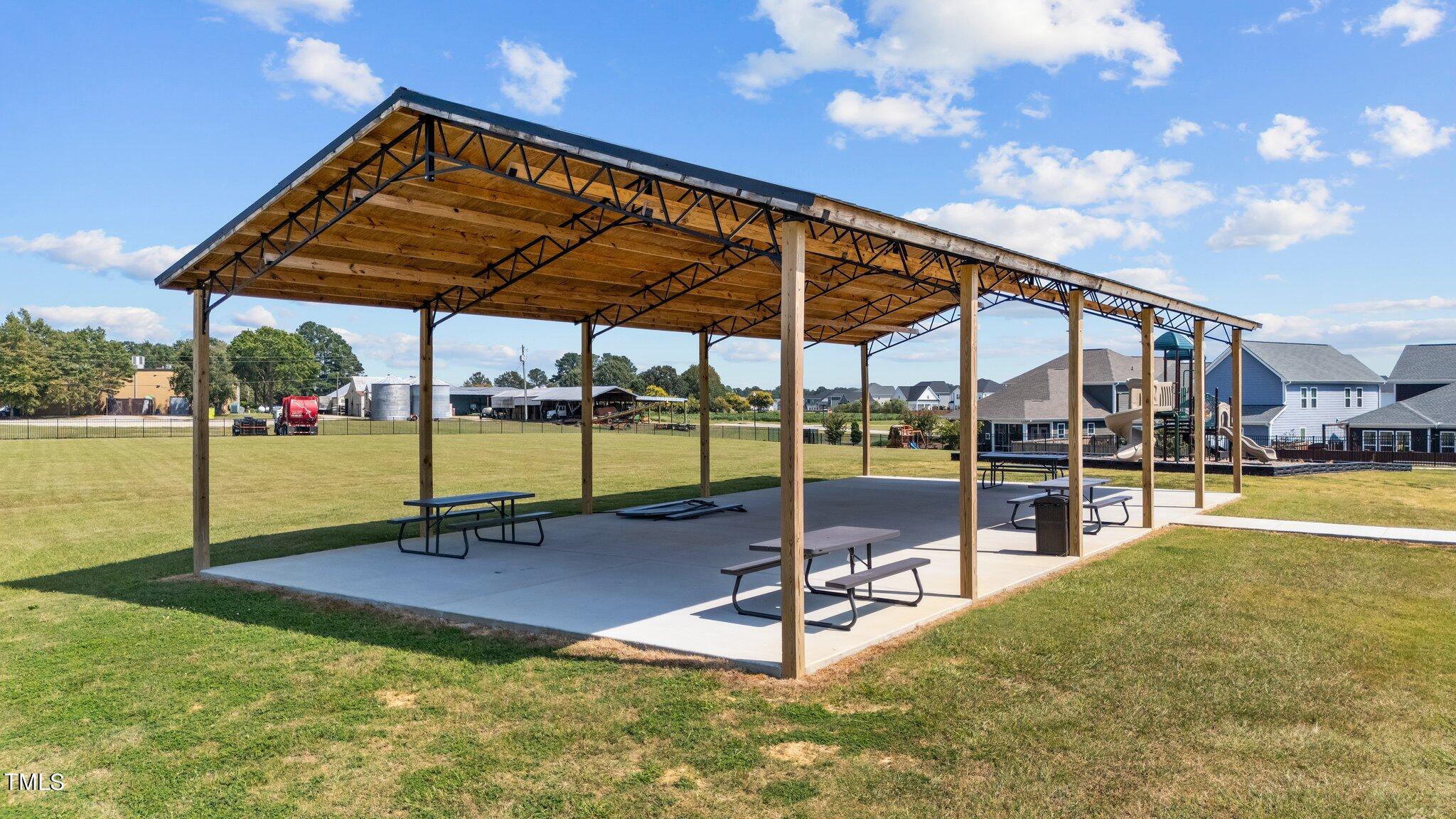 6 S Summerhill Ridge