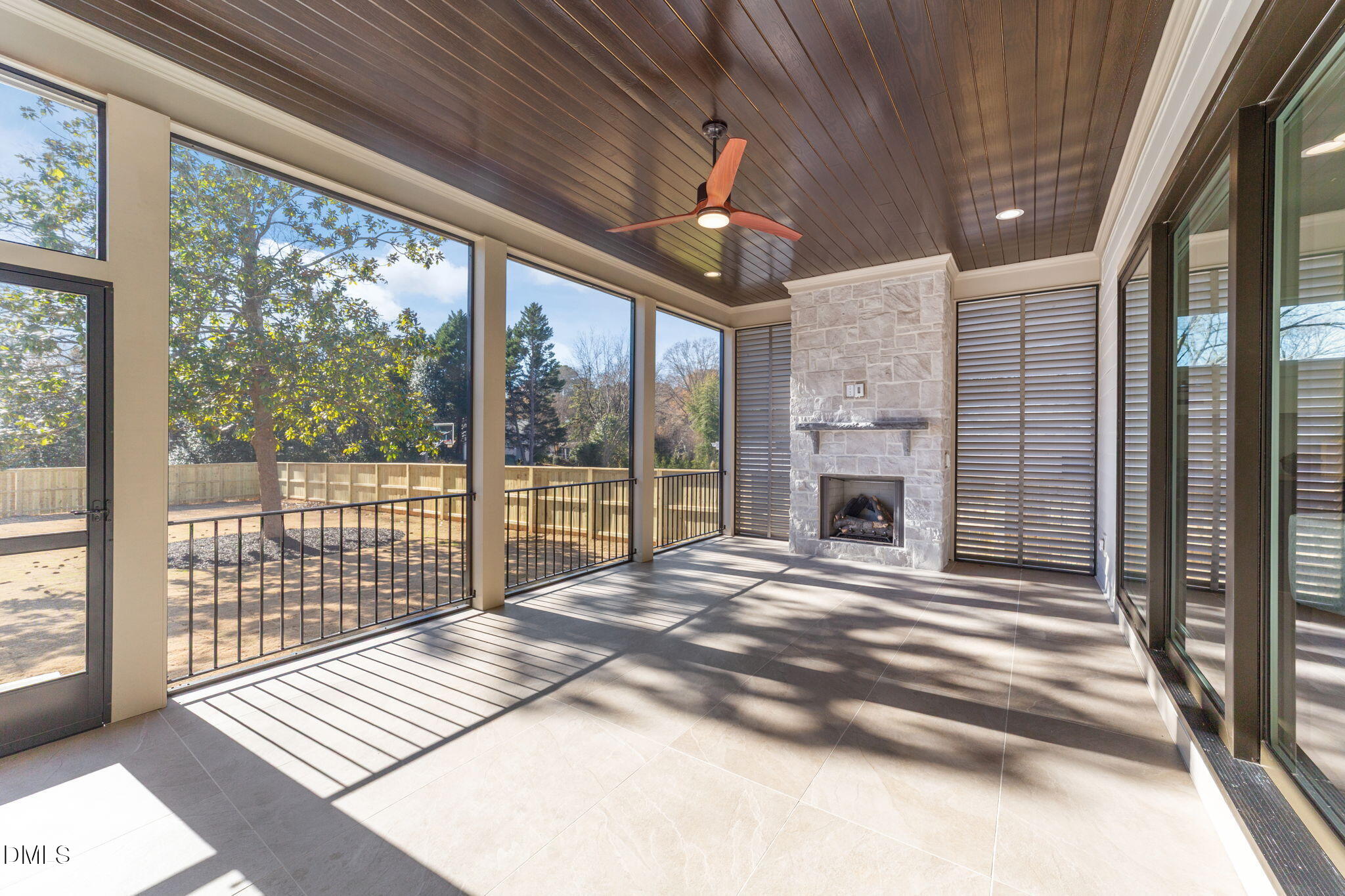 1218 Kingwood Drive