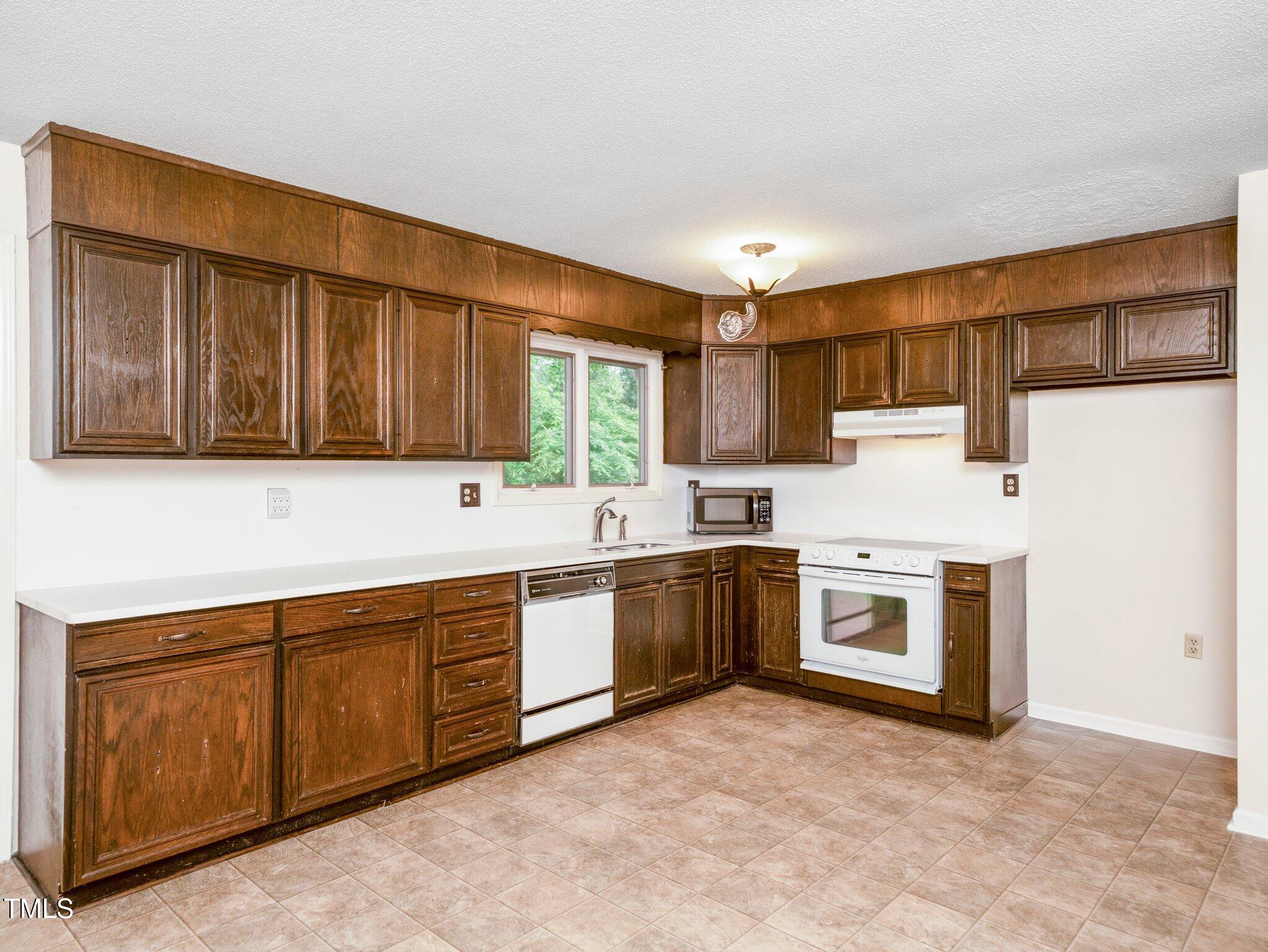 5816 Old Forge Circle